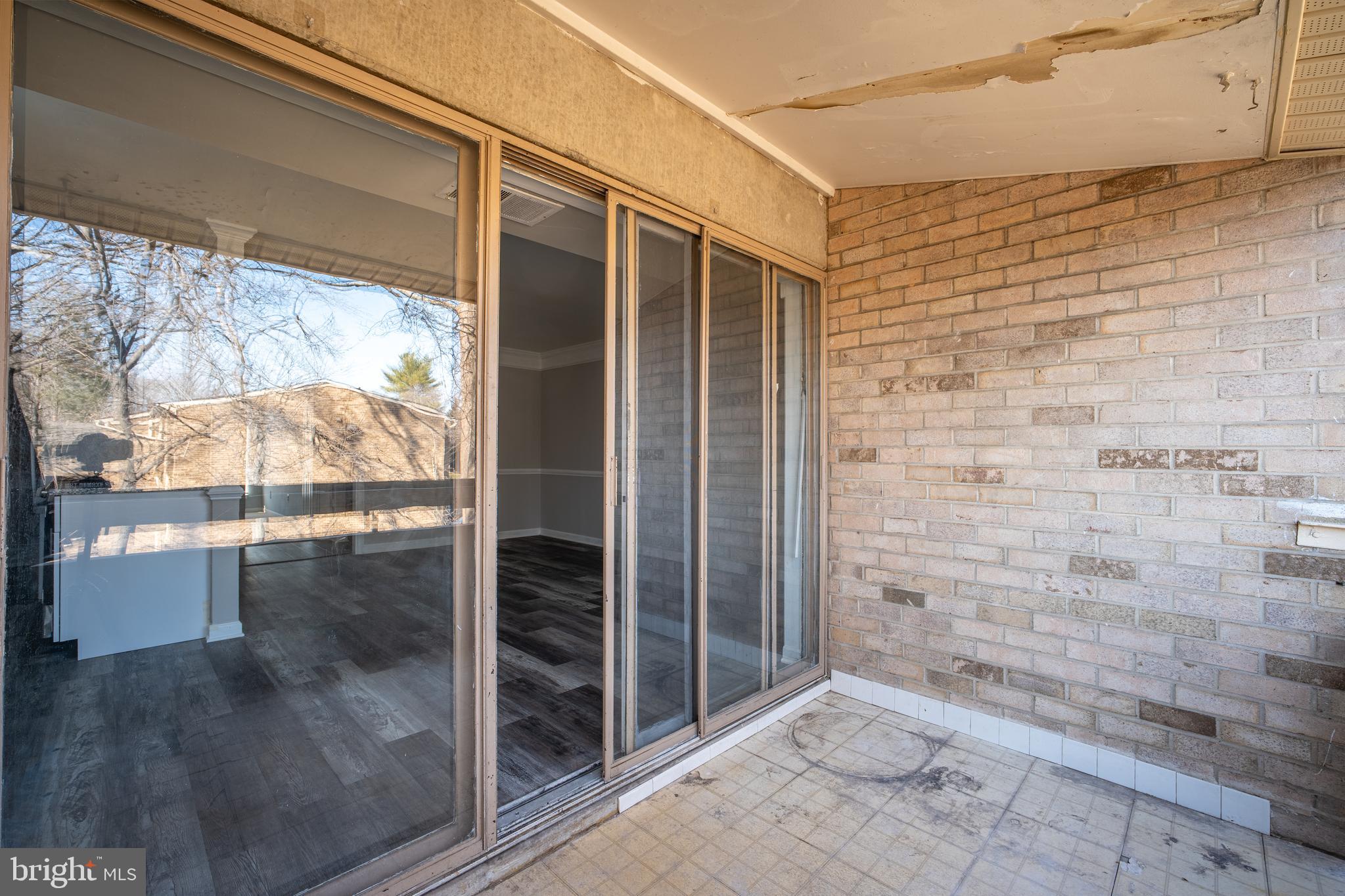 GLENVALE CONDO - Residential