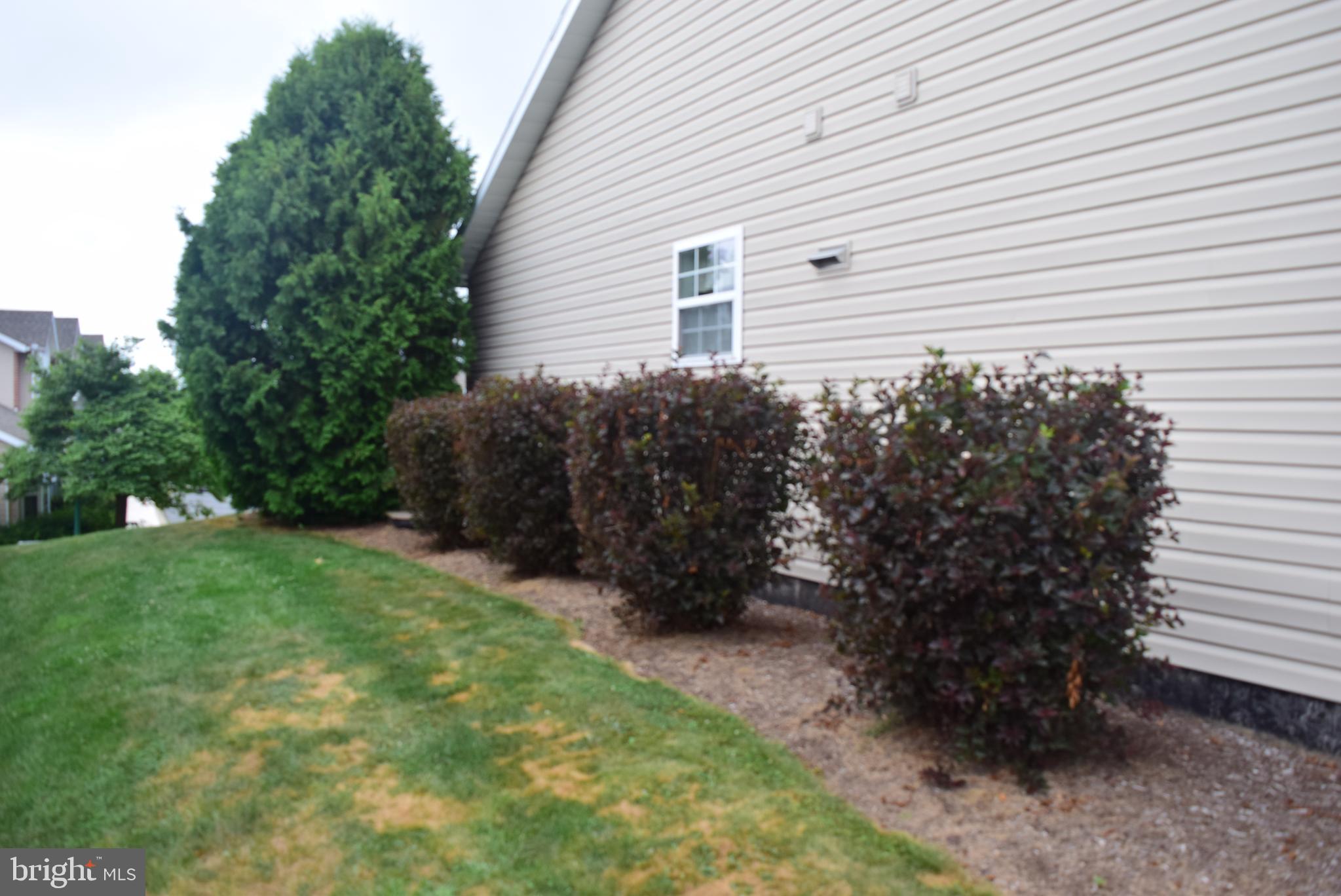 210 PEBBLE LANE