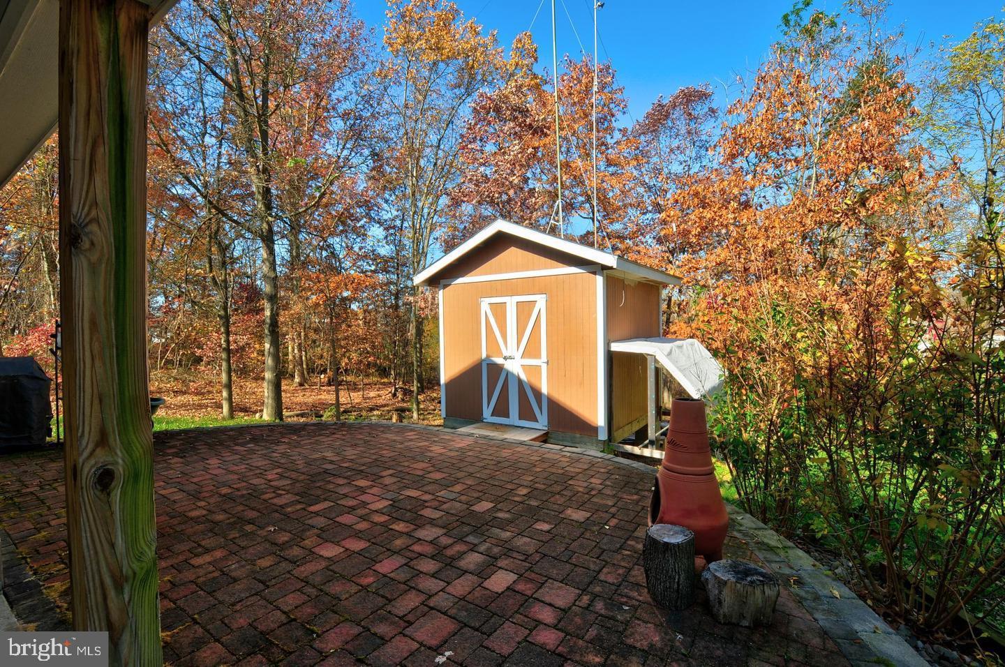 DEER RUN OF SHERANDO - Residential Lease