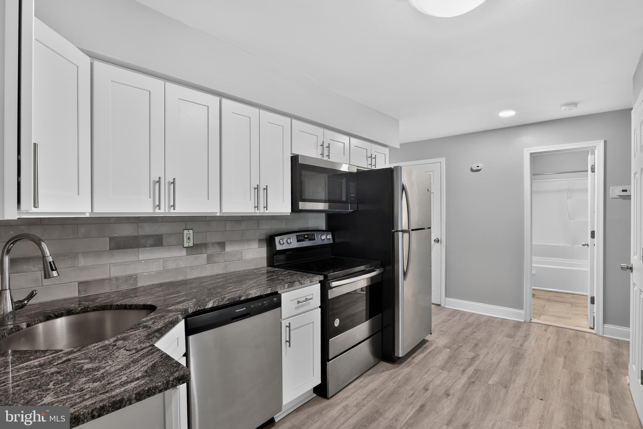 1807 SILVER COURT