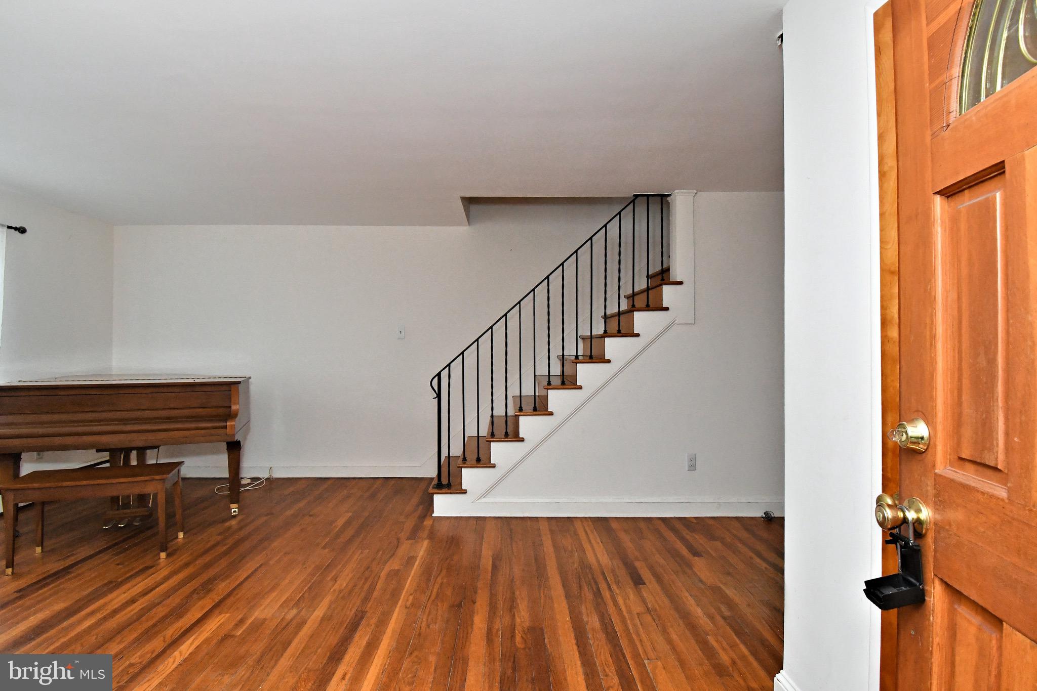 44 E SEVENTH STREET