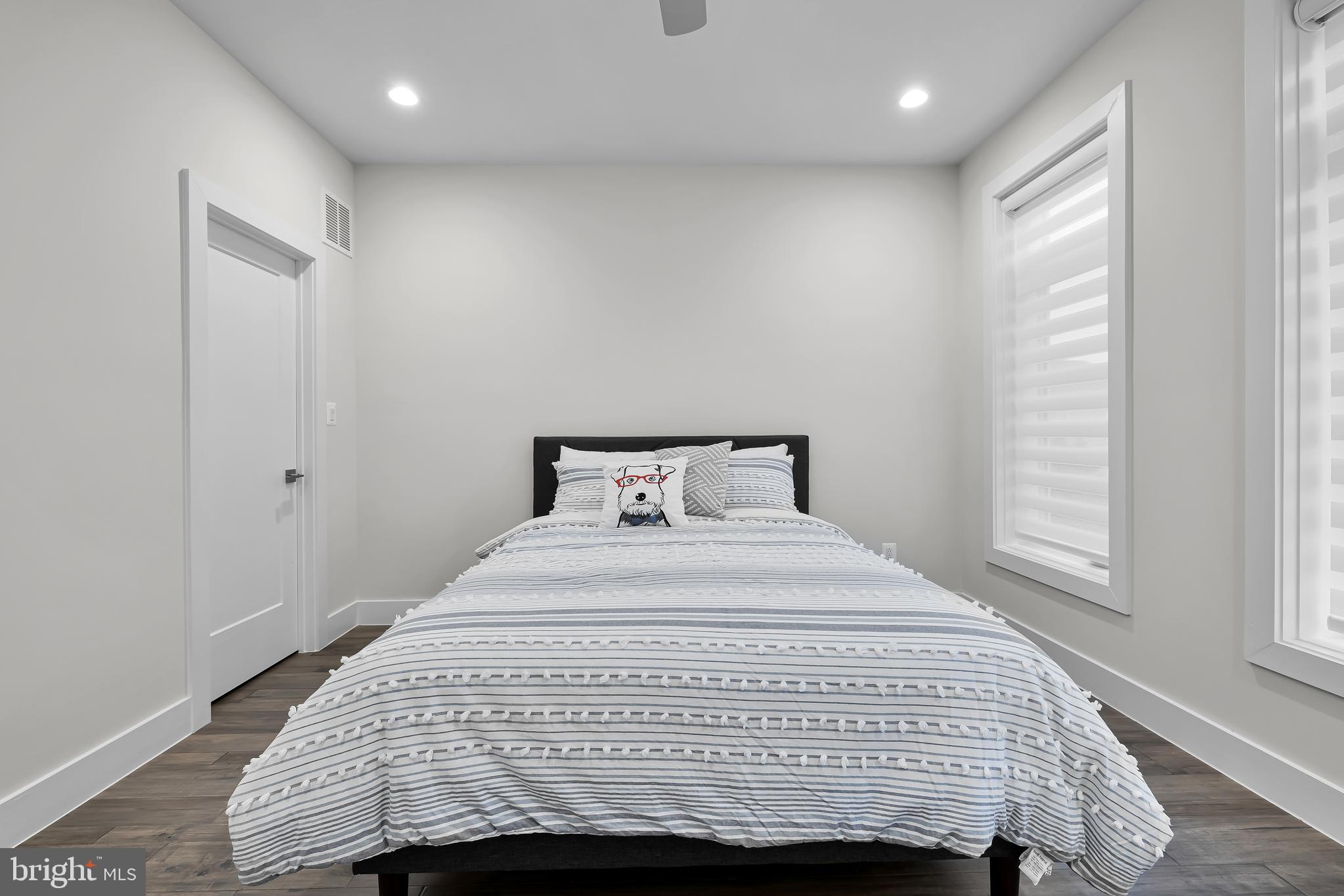 EISENHOWER SQUARE - Residential Lease