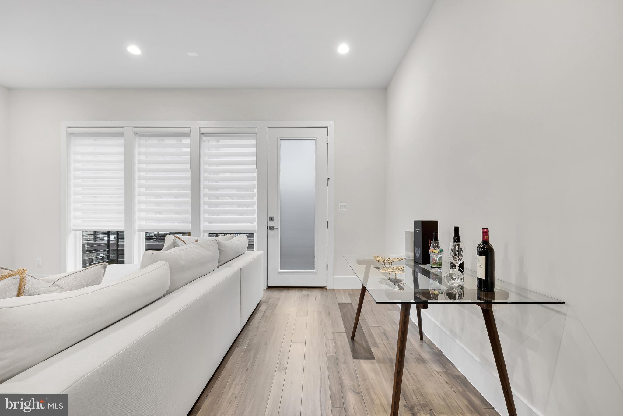 EISENHOWER SQUARE - Residential Lease