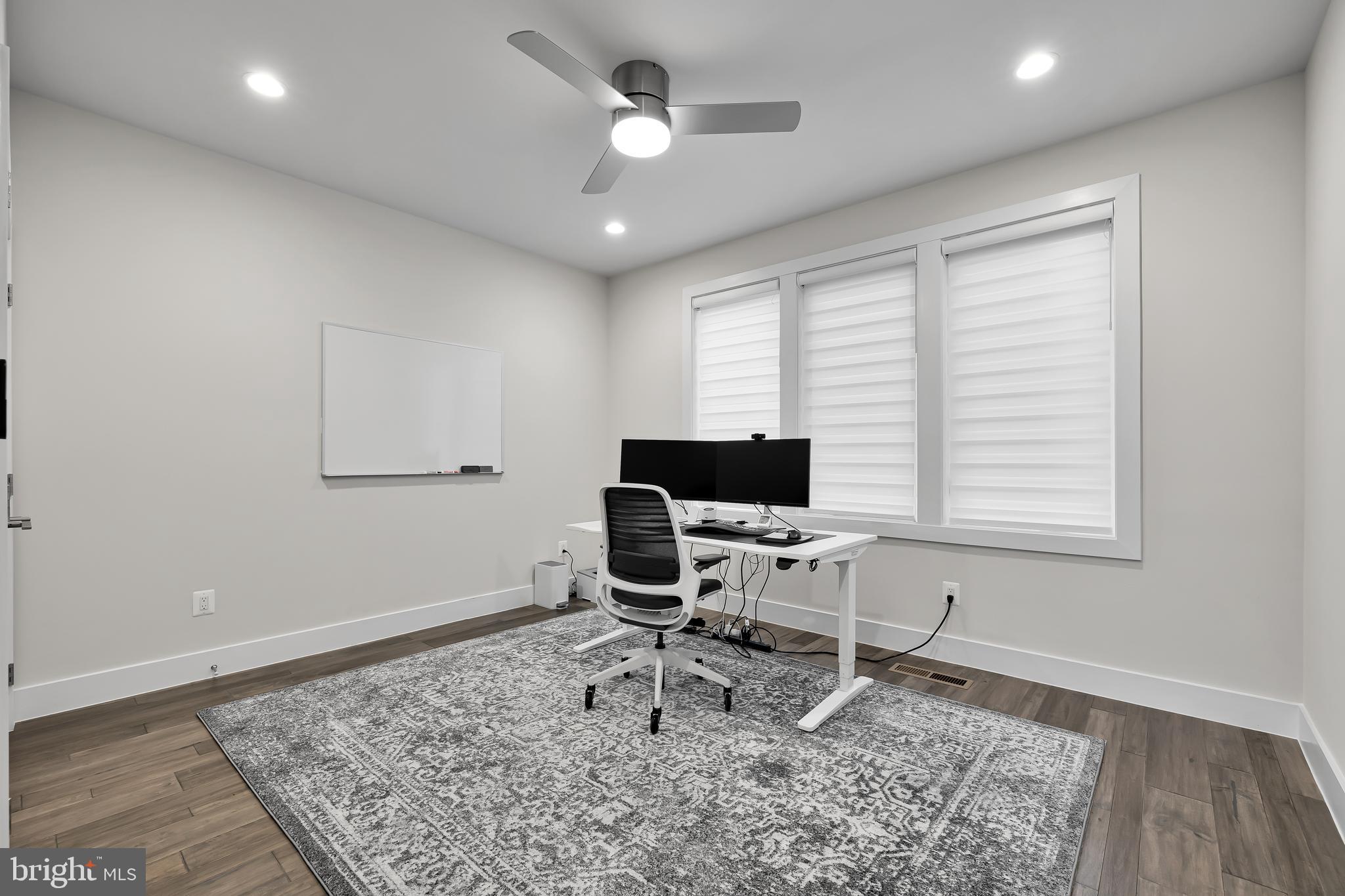 EISENHOWER SQUARE - Residential Lease