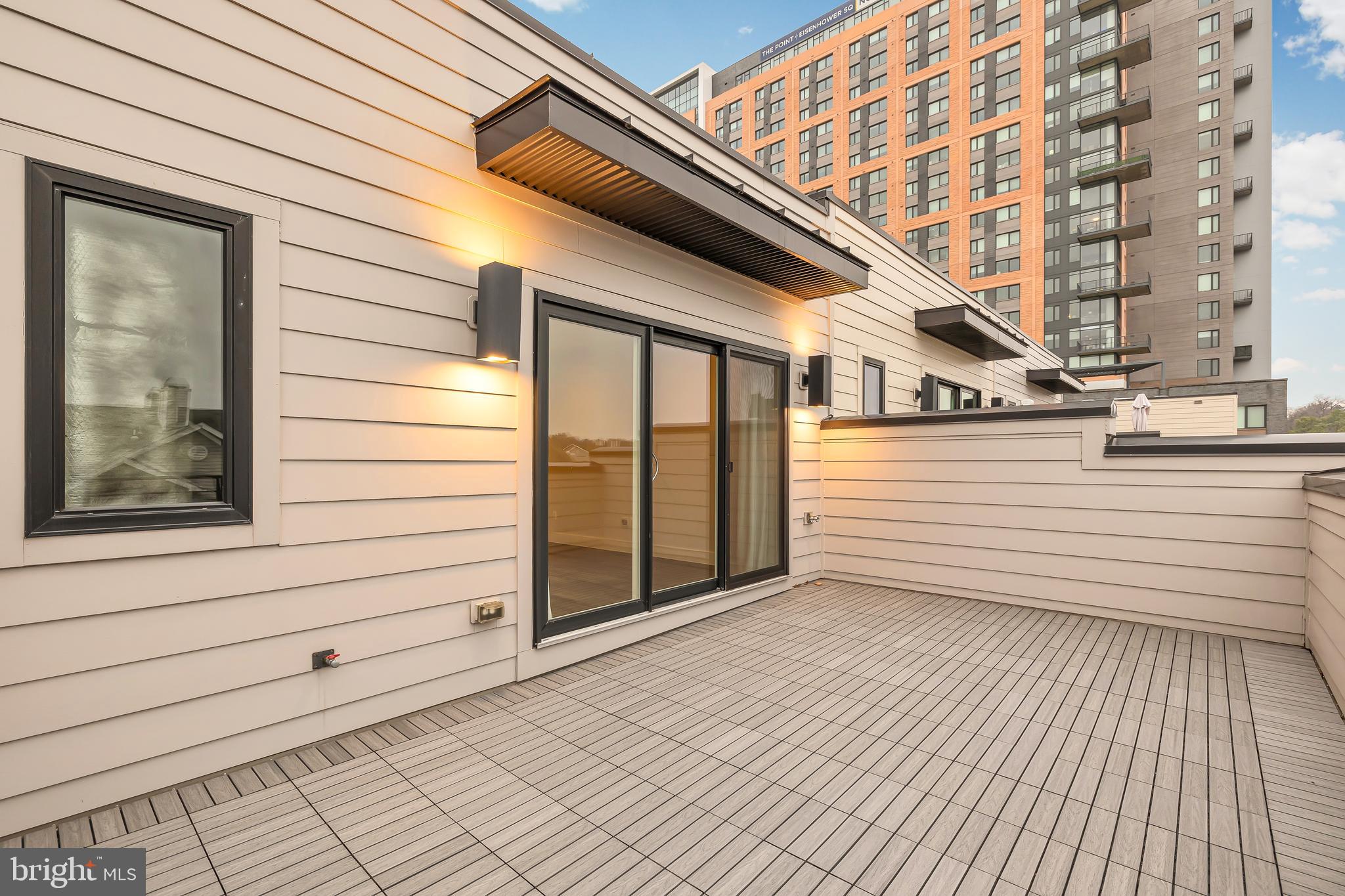 EISENHOWER SQUARE - Residential Lease