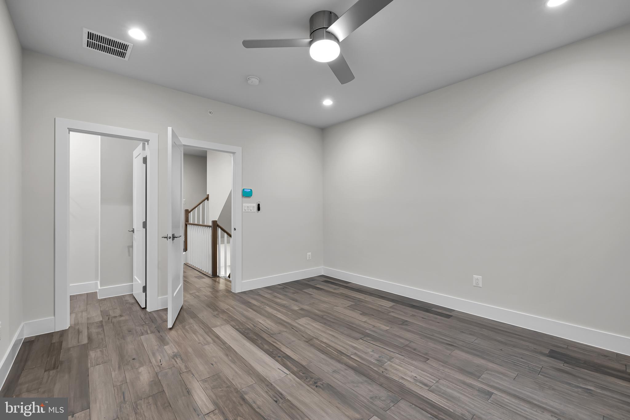 EISENHOWER SQUARE - Residential Lease