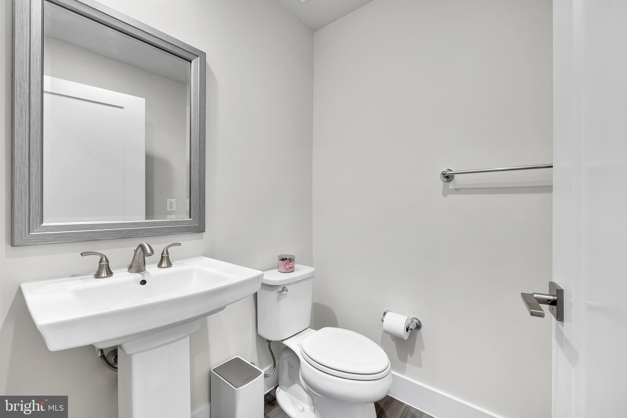 EISENHOWER SQUARE - Residential Lease