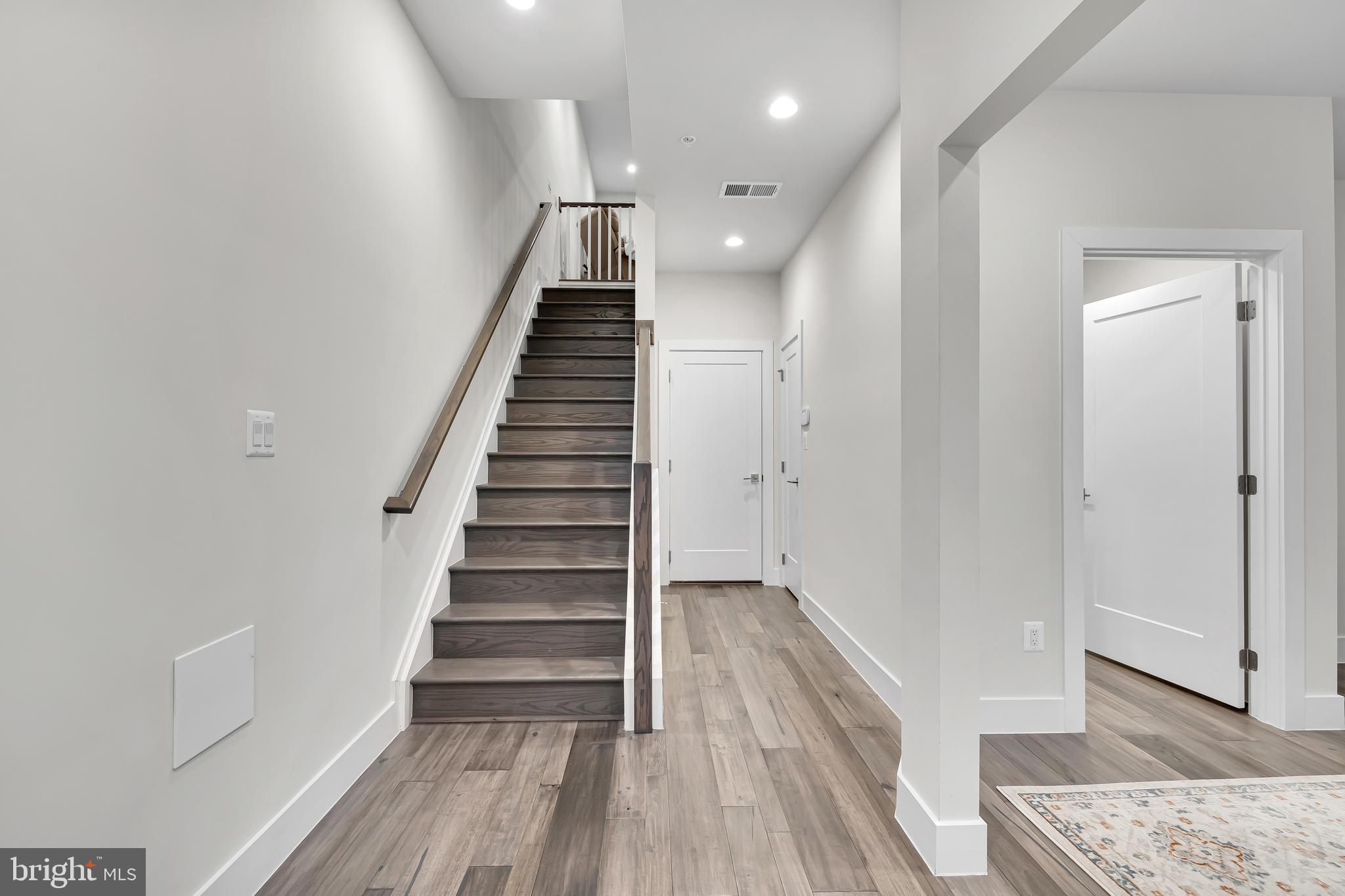 EISENHOWER SQUARE - Residential Lease