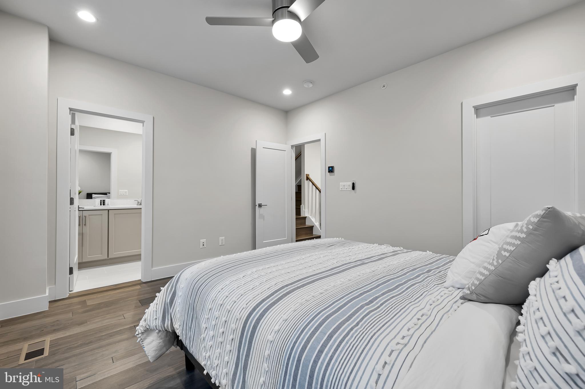 EISENHOWER SQUARE - Residential Lease