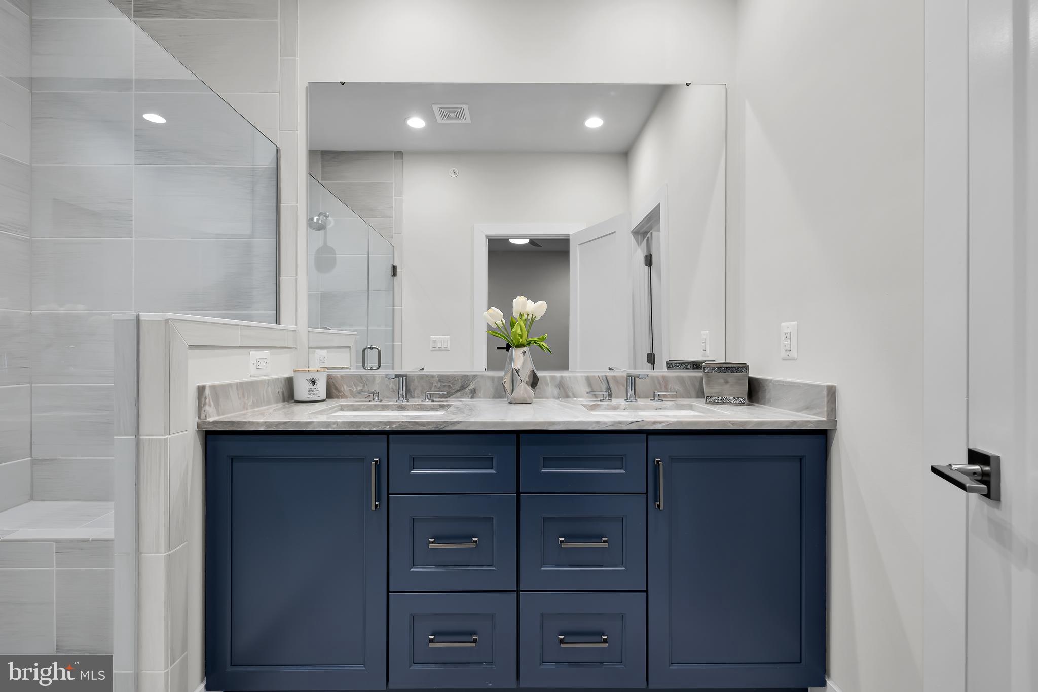 EISENHOWER SQUARE - Residential Lease