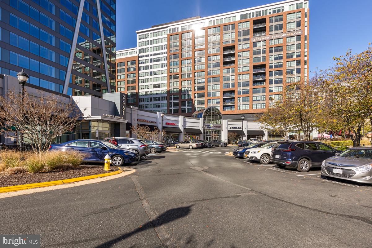 EISENHOWER SQUARE - Residential Lease