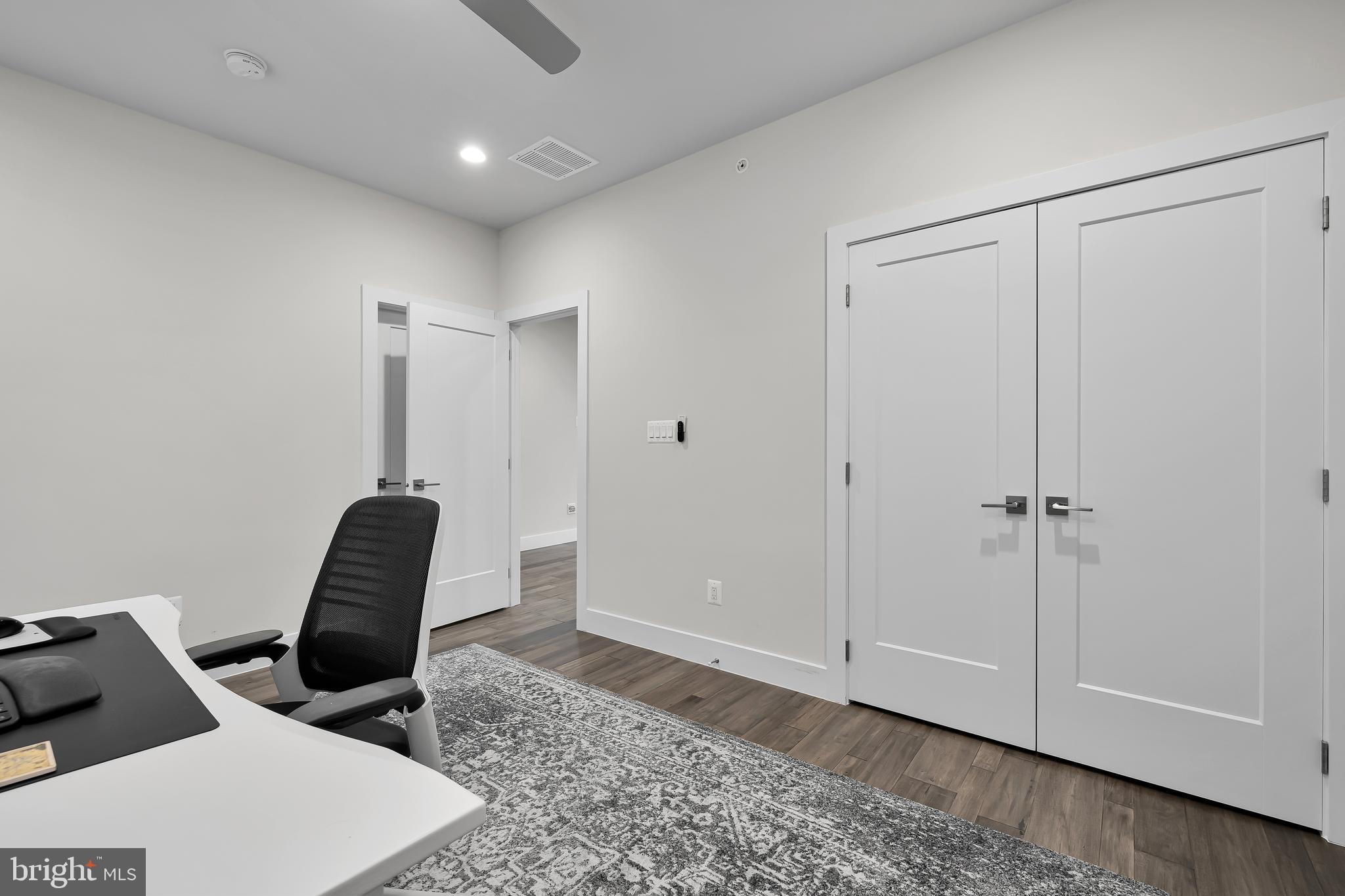 EISENHOWER SQUARE - Residential Lease