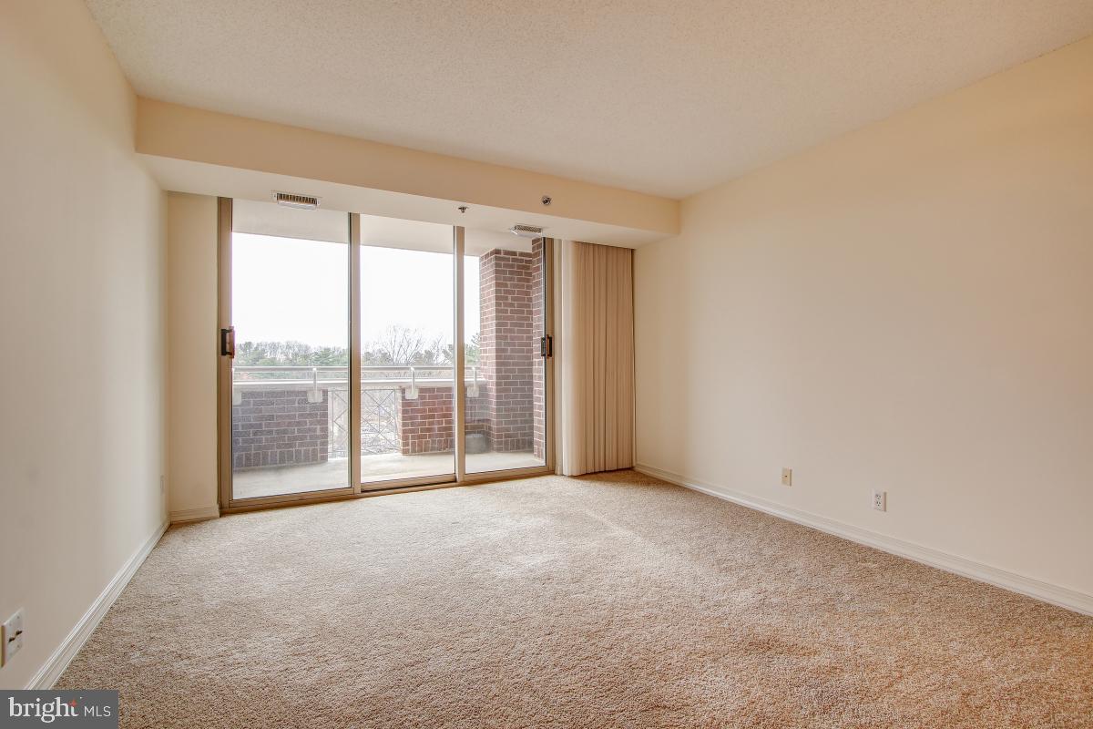 THE WISCONSIN - Residential