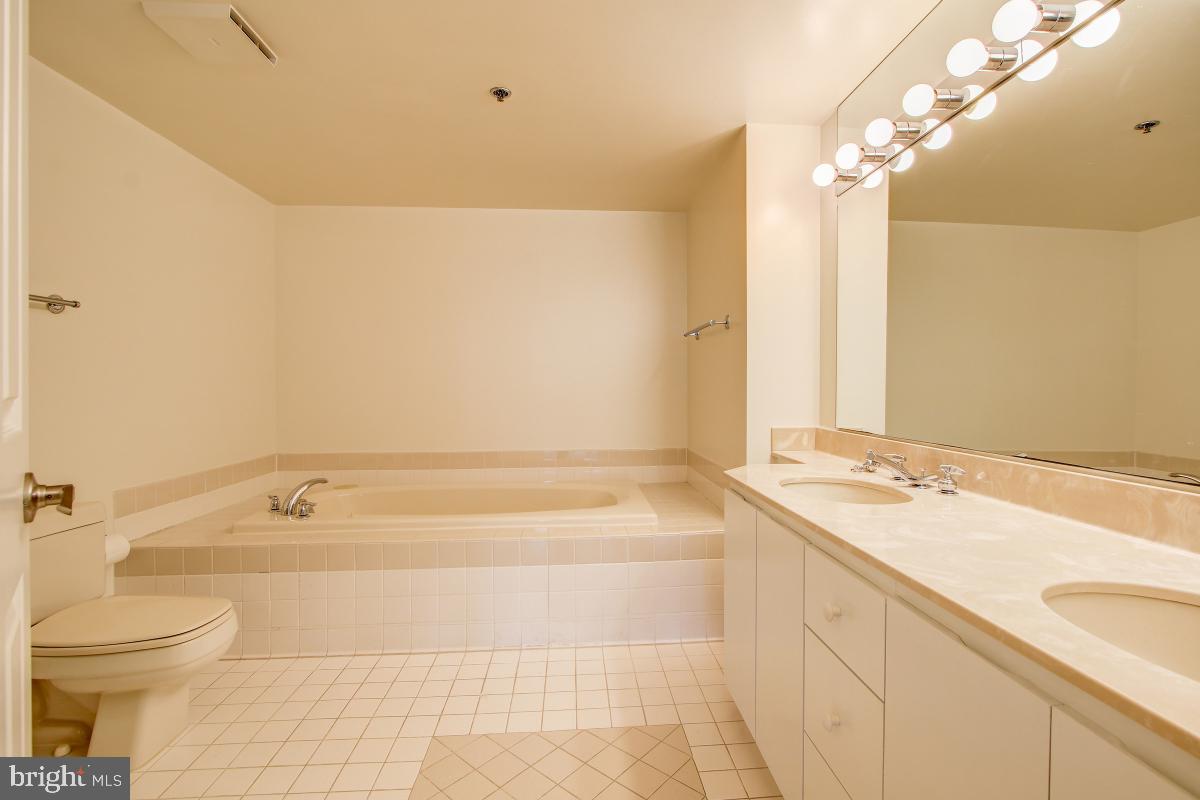 THE WISCONSIN - Residential