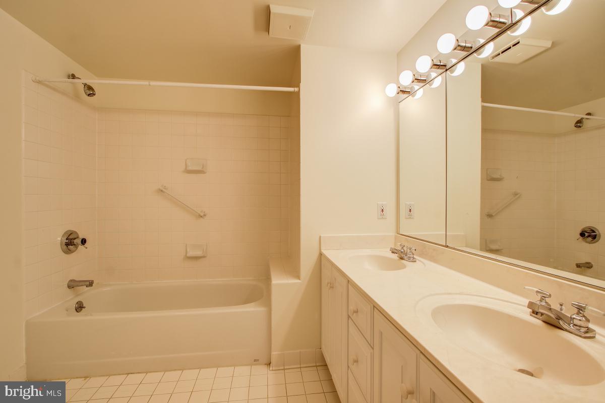 THE WISCONSIN - Residential