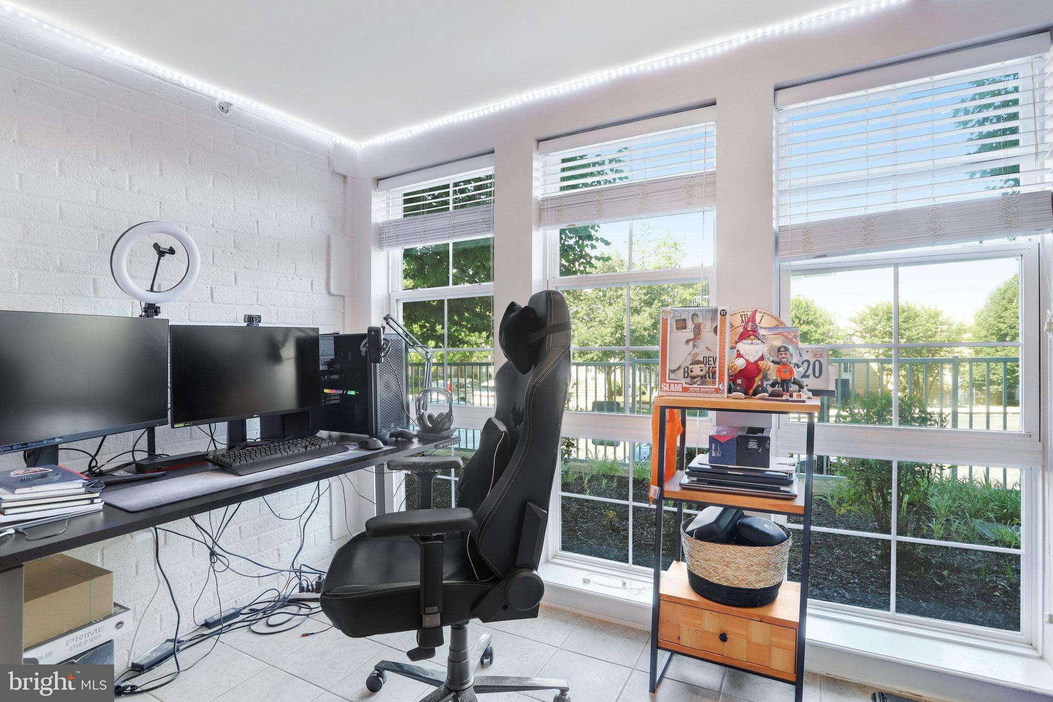 WEST VILLAGE OF SHIRLINGTON - Residential