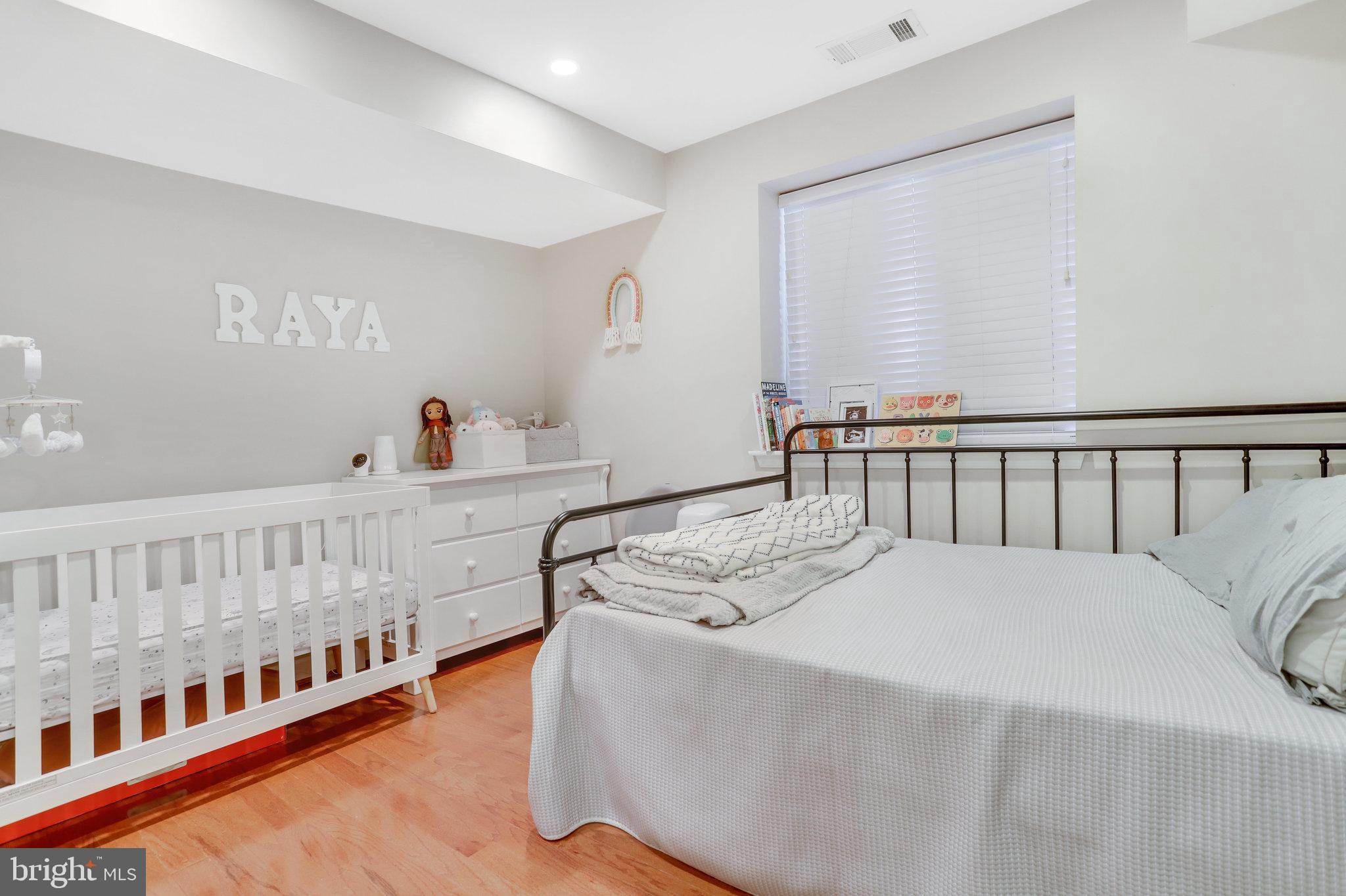 WEST VILLAGE OF SHIRLINGTON - Residential