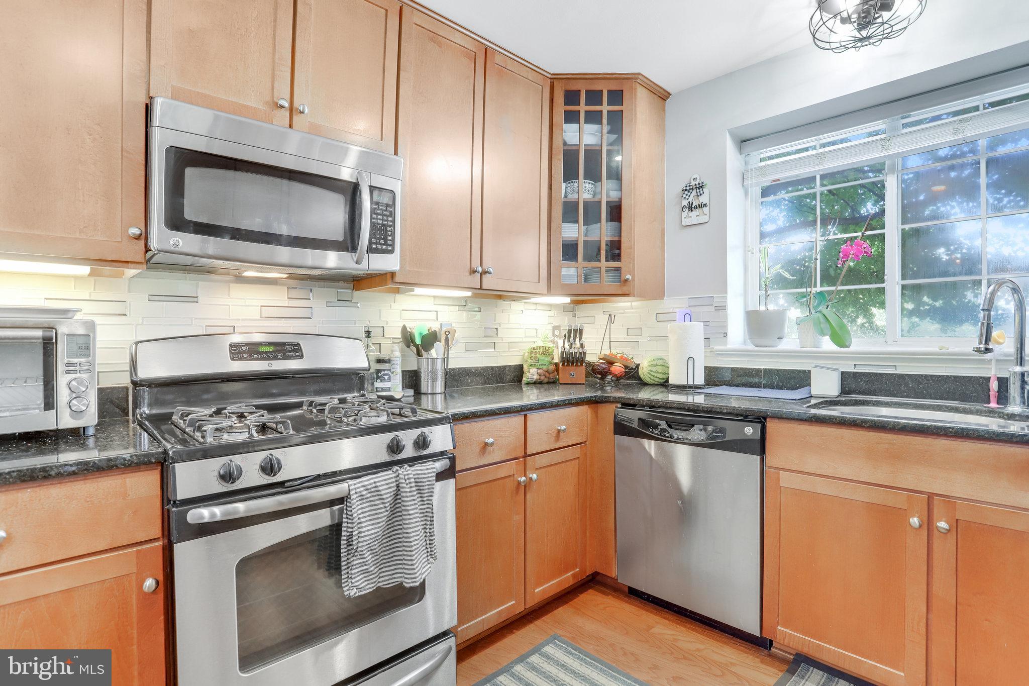 WEST VILLAGE OF SHIRLINGTON - Residential