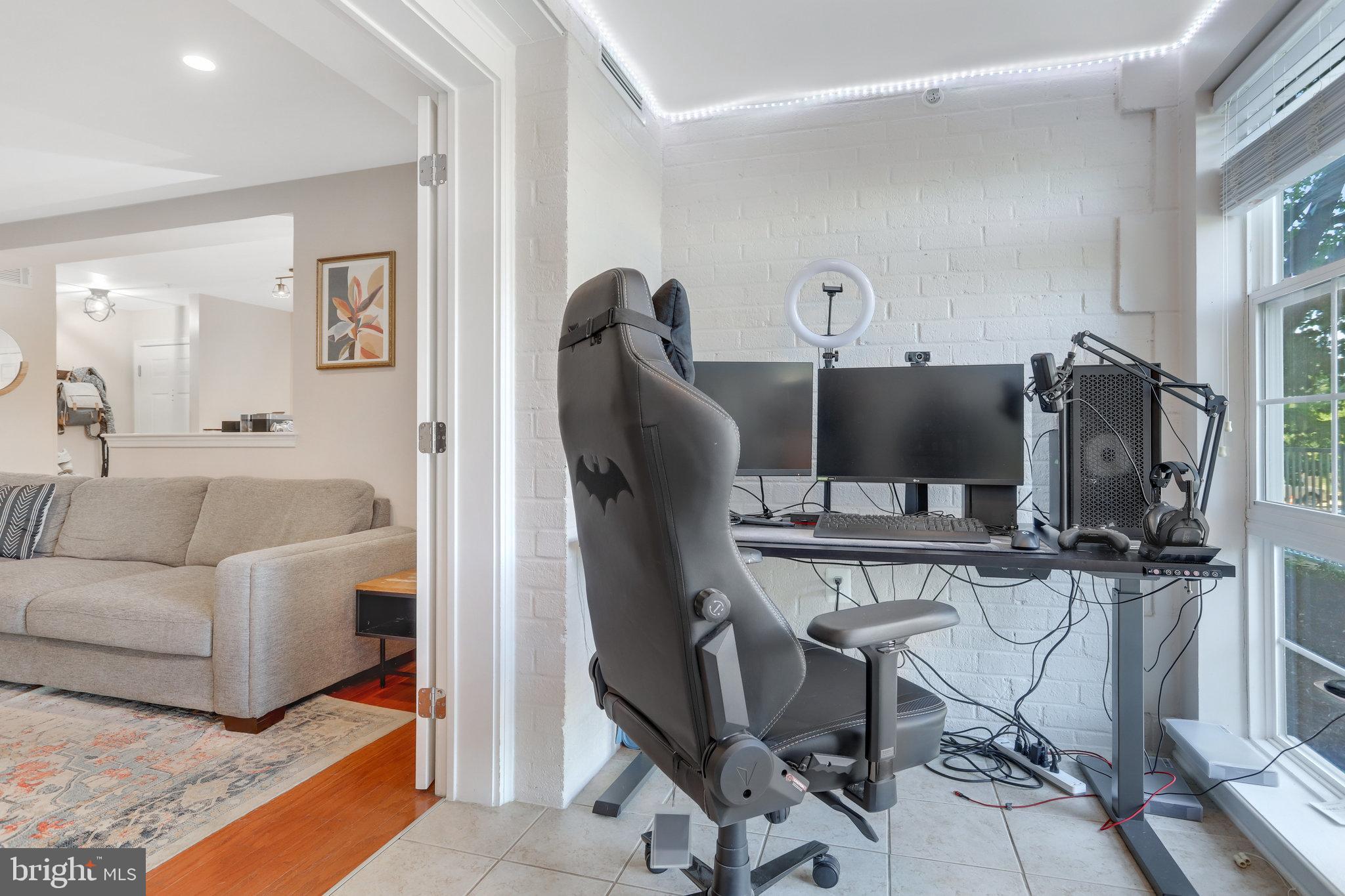 WEST VILLAGE OF SHIRLINGTON - Residential