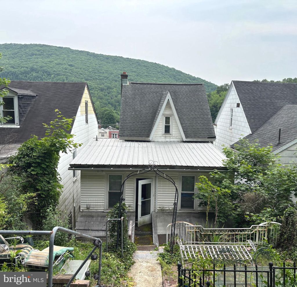 Photo of 235 Chestnut Street, ASHLAND, PA 17921 (MLS # PASK2024652)