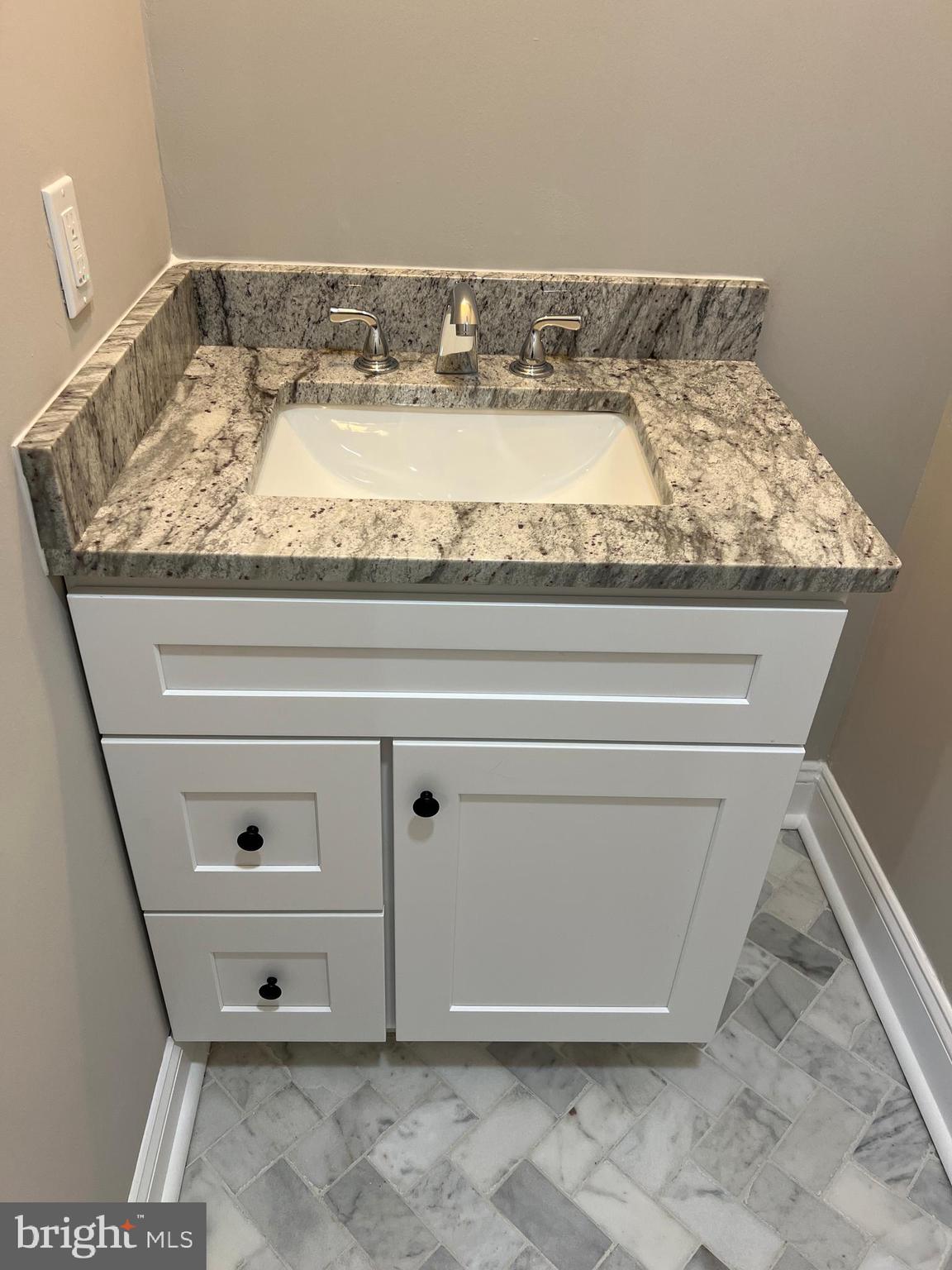 DREXEL PLAZA - Residential Lease
