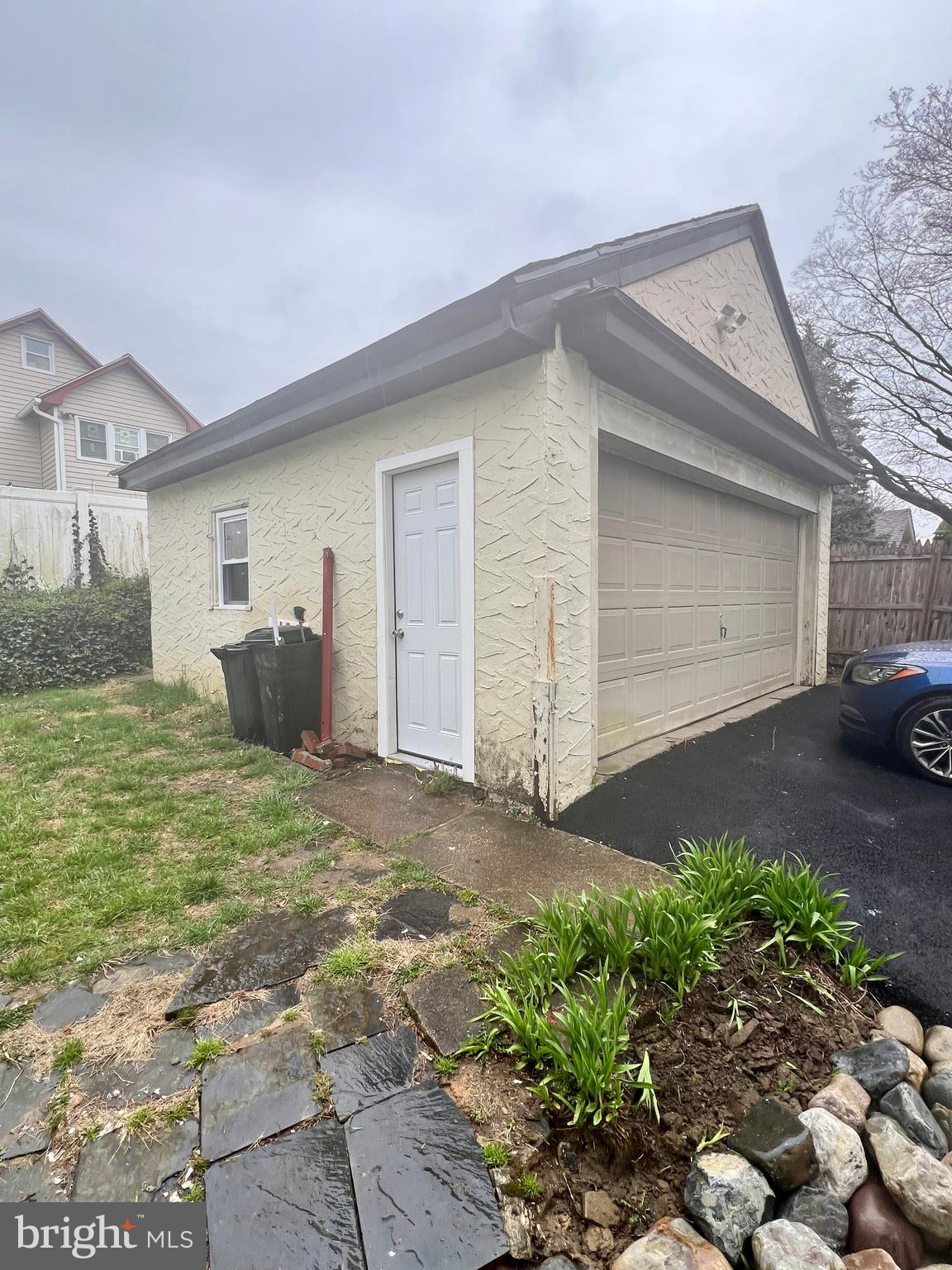 DREXEL PLAZA - Residential Lease