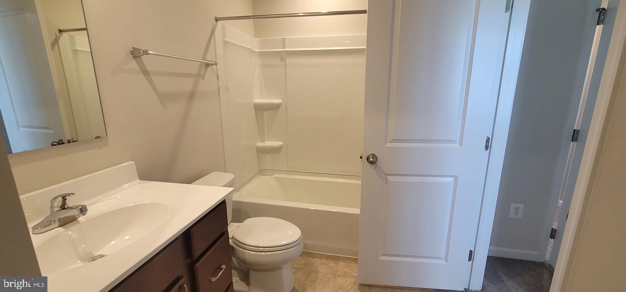 THE LAKES AT MARTINSBURG - Residential Lease