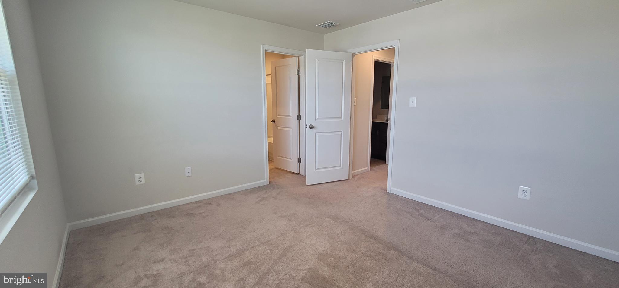 THE LAKES AT MARTINSBURG - Residential Lease