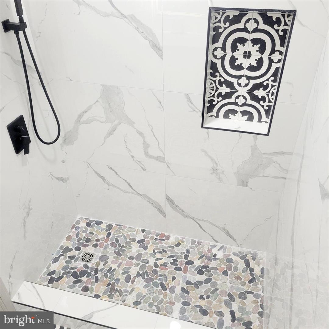 WOODBRIDGE - Residential Lease