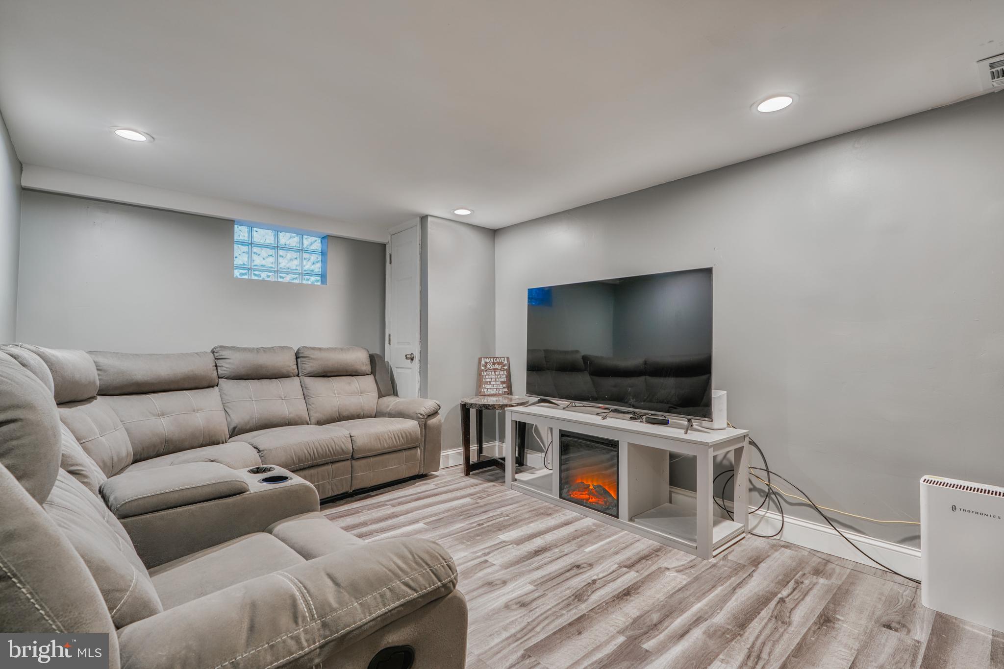 ROSEDALE - Residential