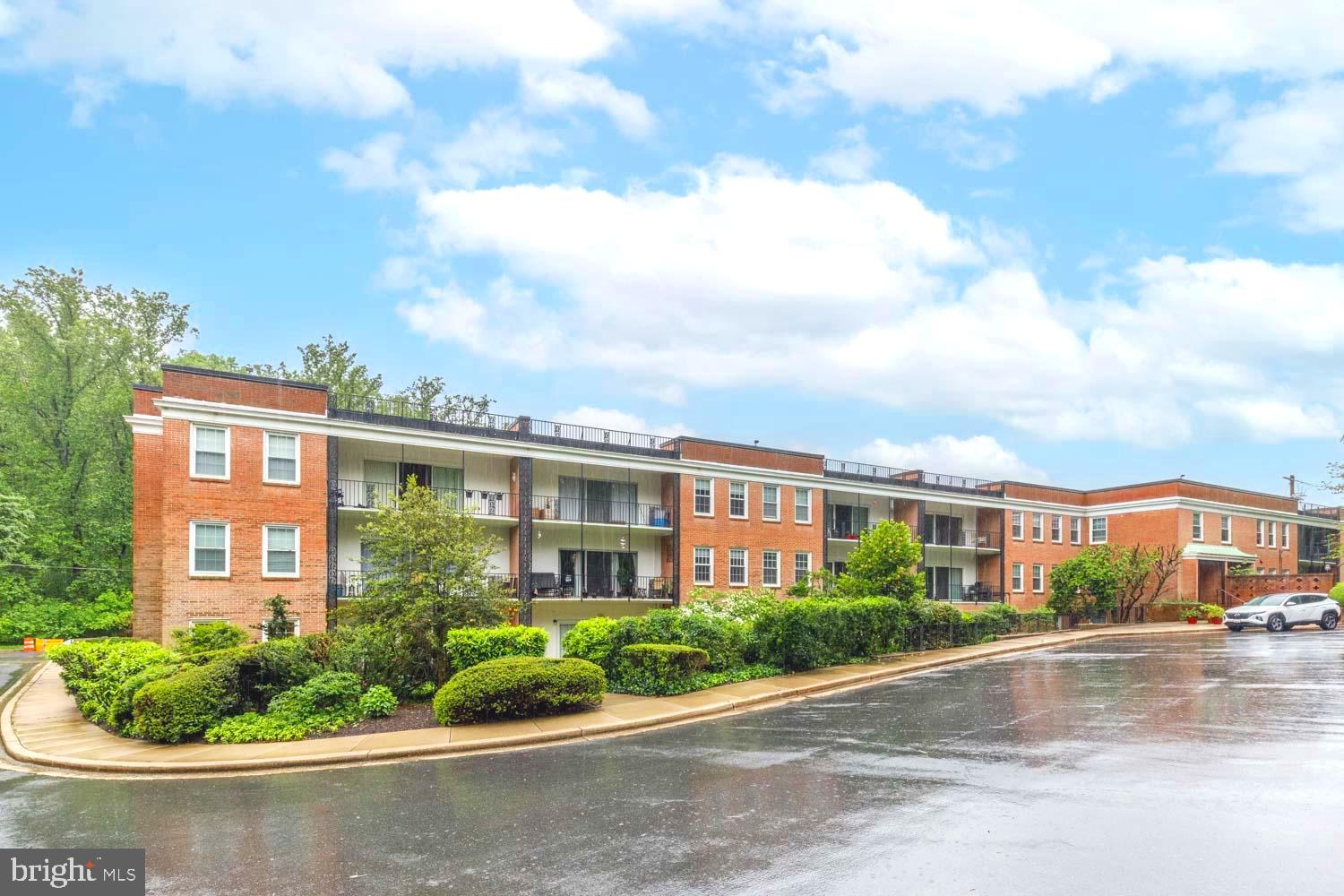 3535 CHEVY CHASE LAKE DRIVE 107