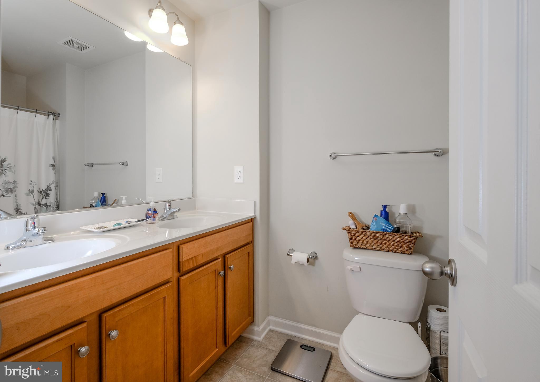 LAKELAND PLACE - Residential