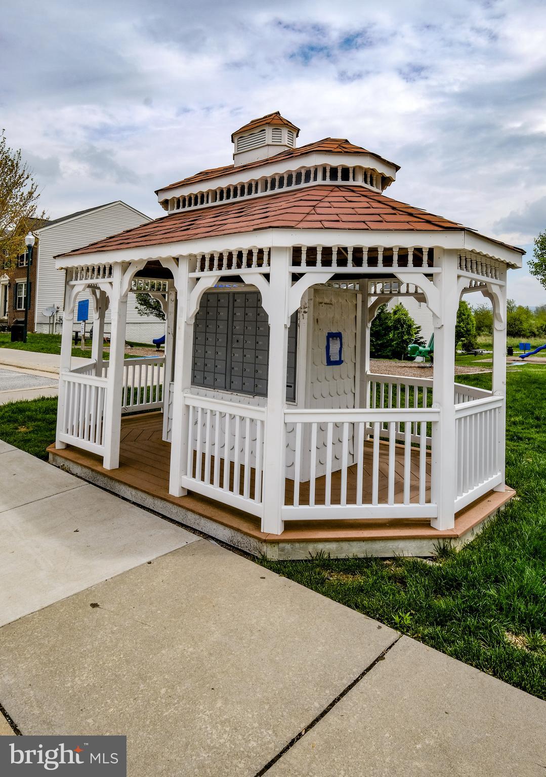 LAKELAND PLACE - Residential