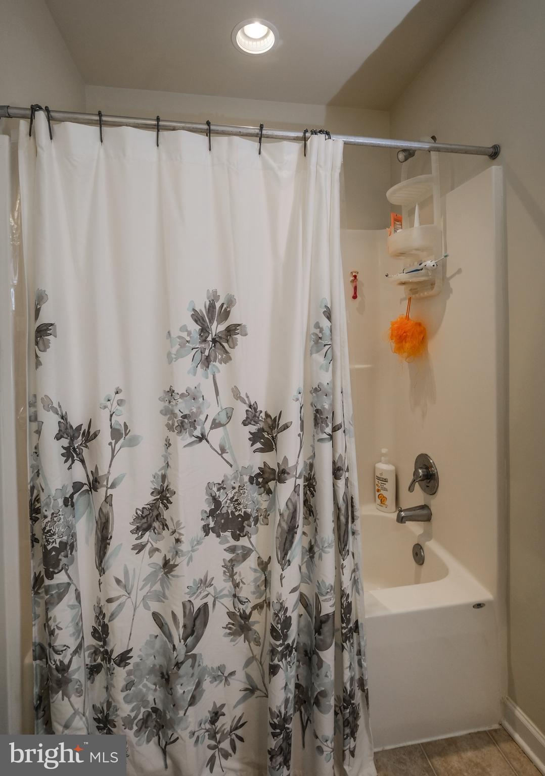 LAKELAND PLACE - Residential