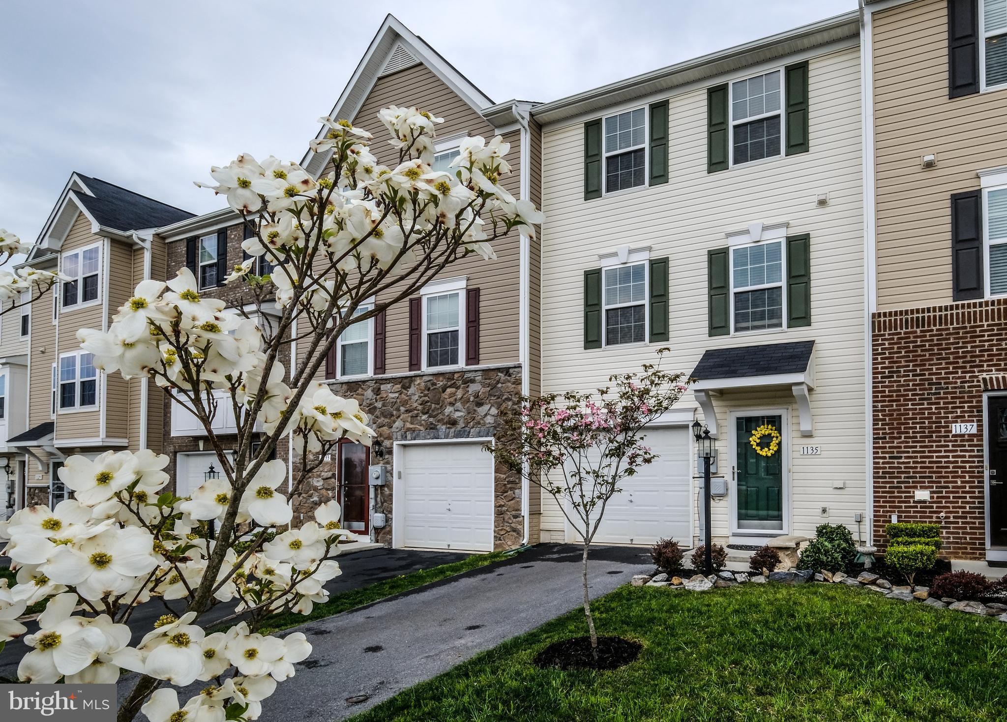 LAKELAND PLACE - Residential