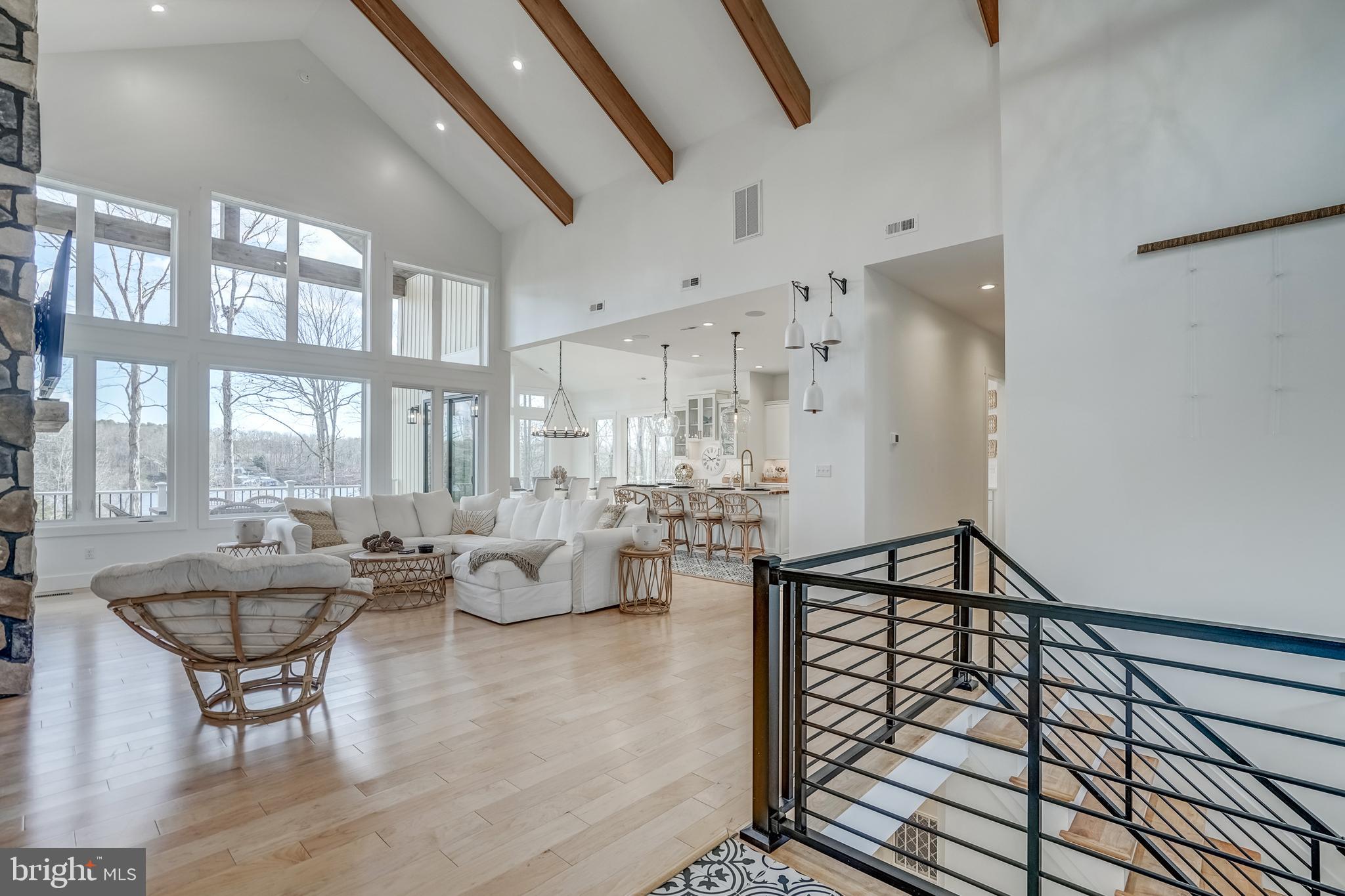 MITCHELL POINT - Residential