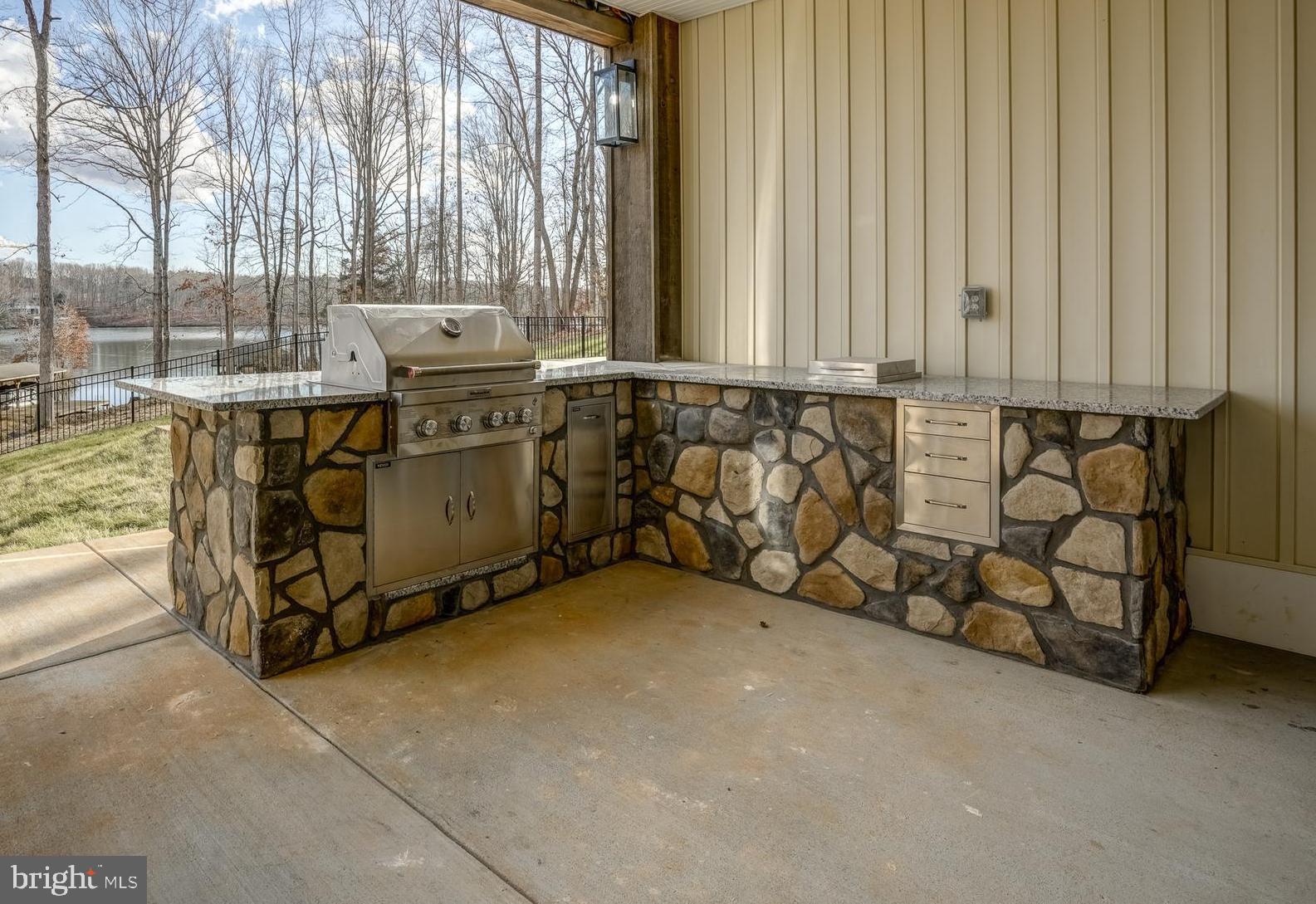 MITCHELL POINT - Residential