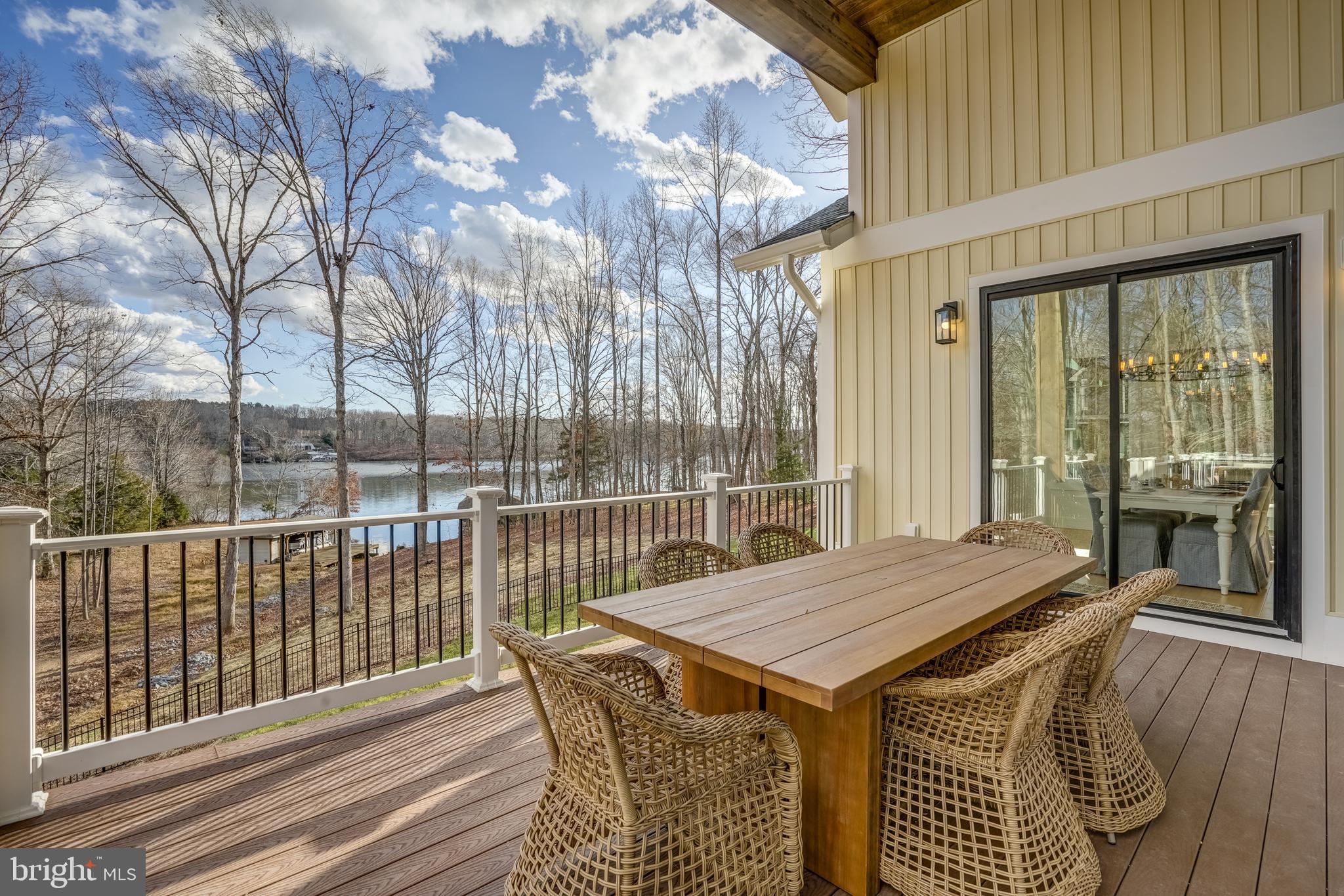 MITCHELL POINT - Residential