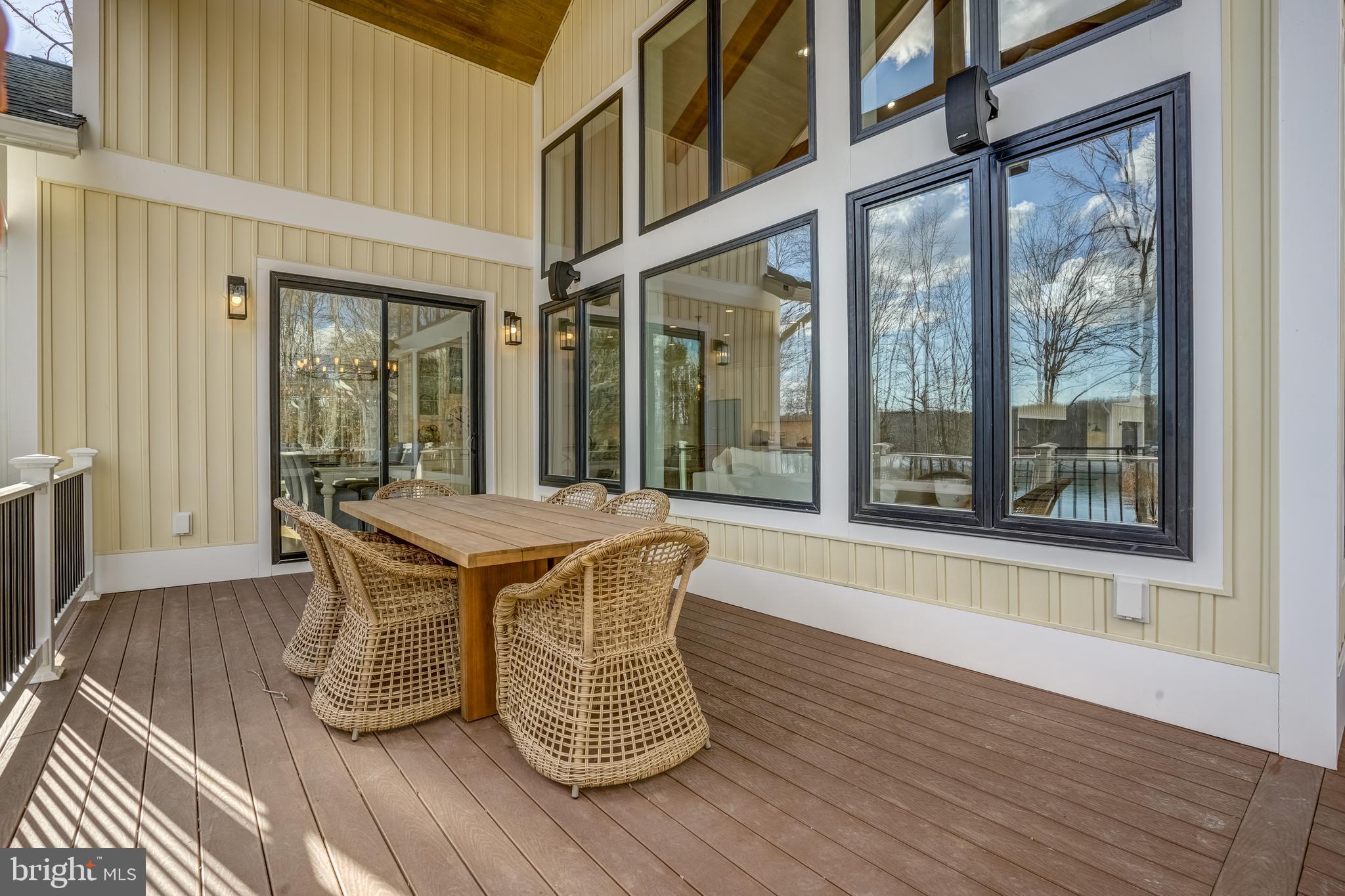 MITCHELL POINT - Residential