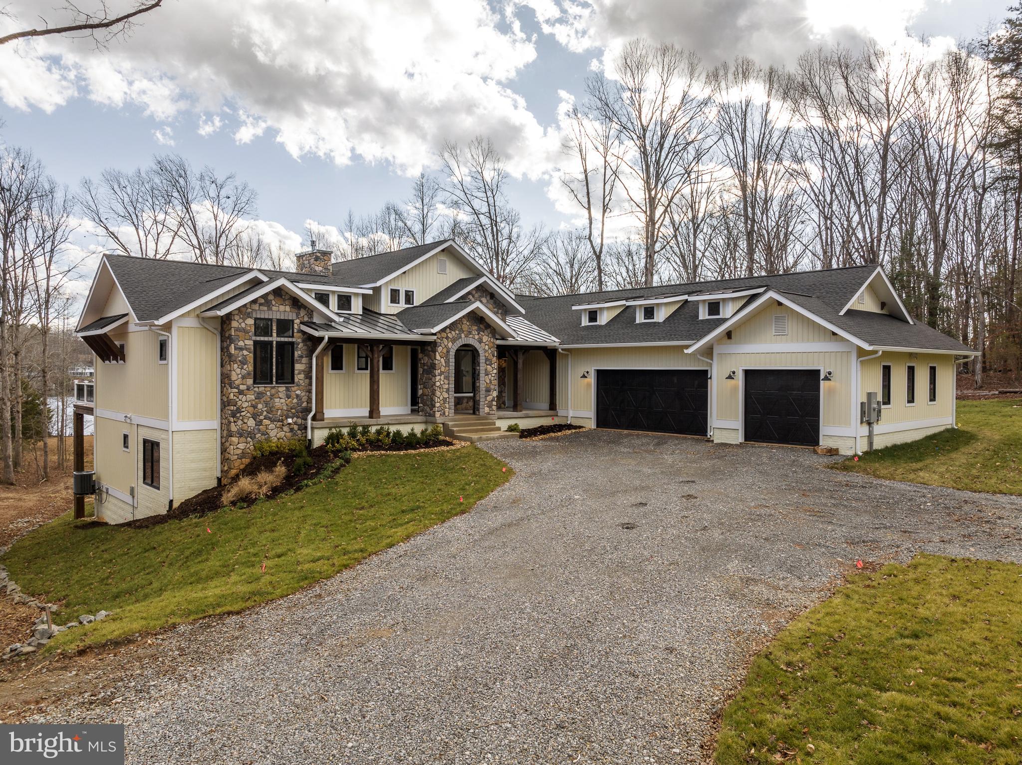 MITCHELL POINT - Residential