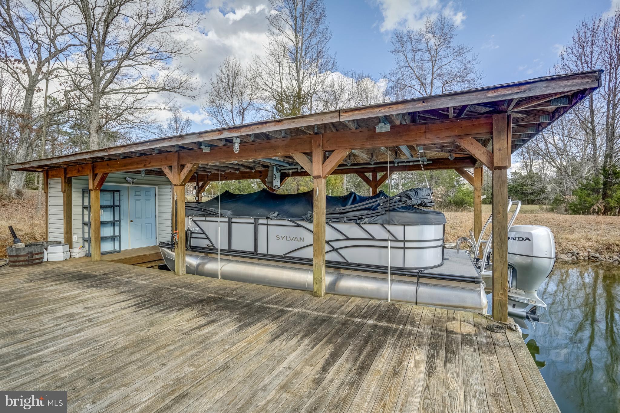 MITCHELL POINT - Residential