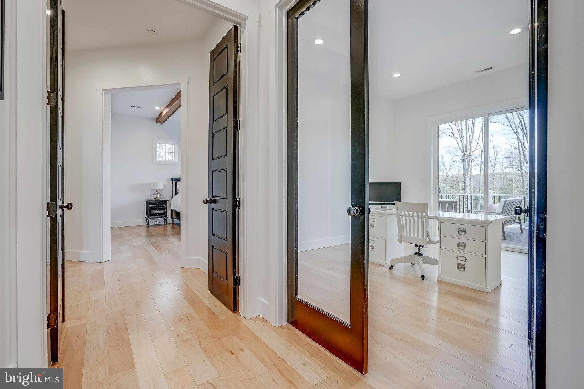 MITCHELL POINT - Residential