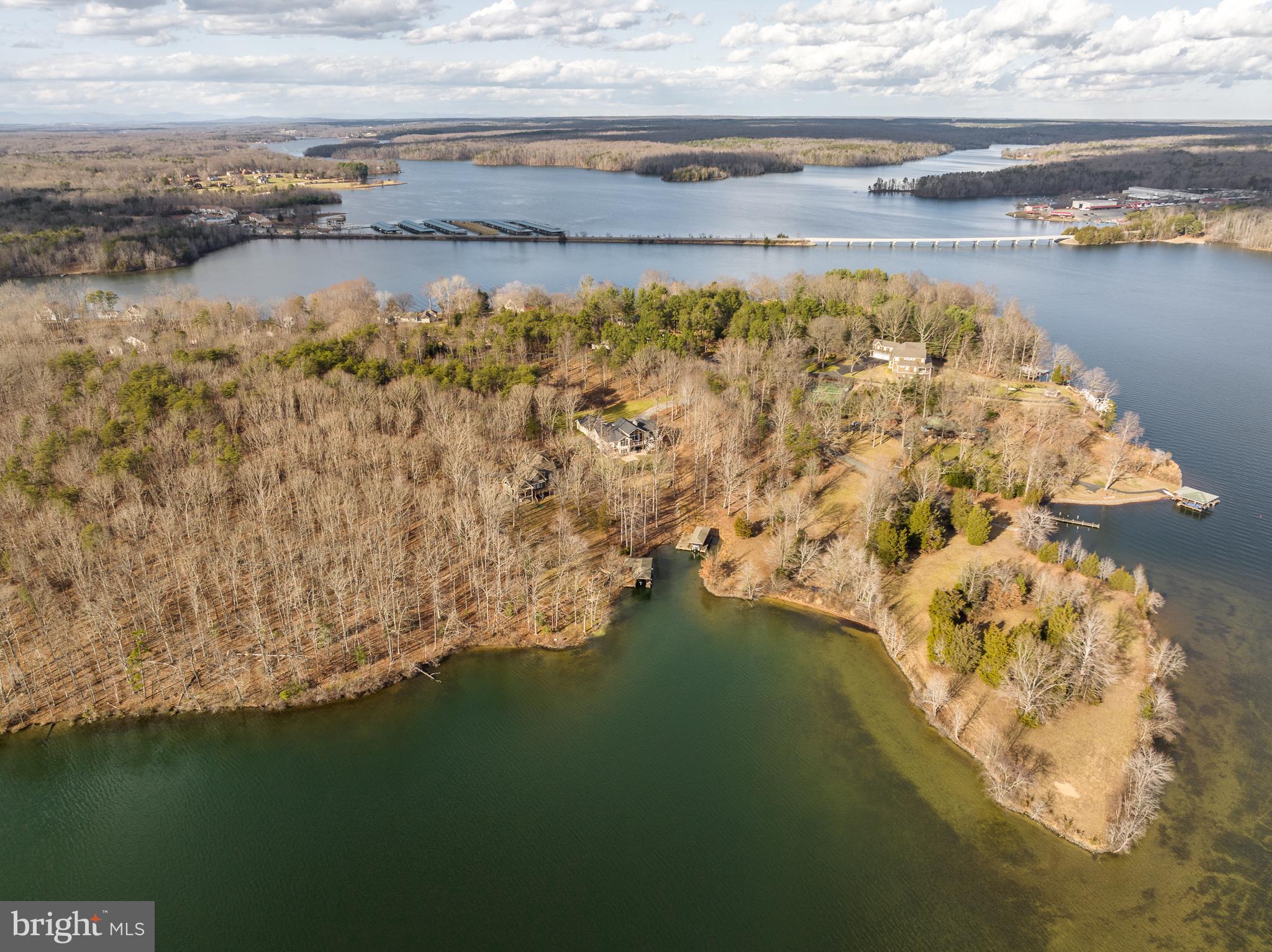 MITCHELL POINT - Residential