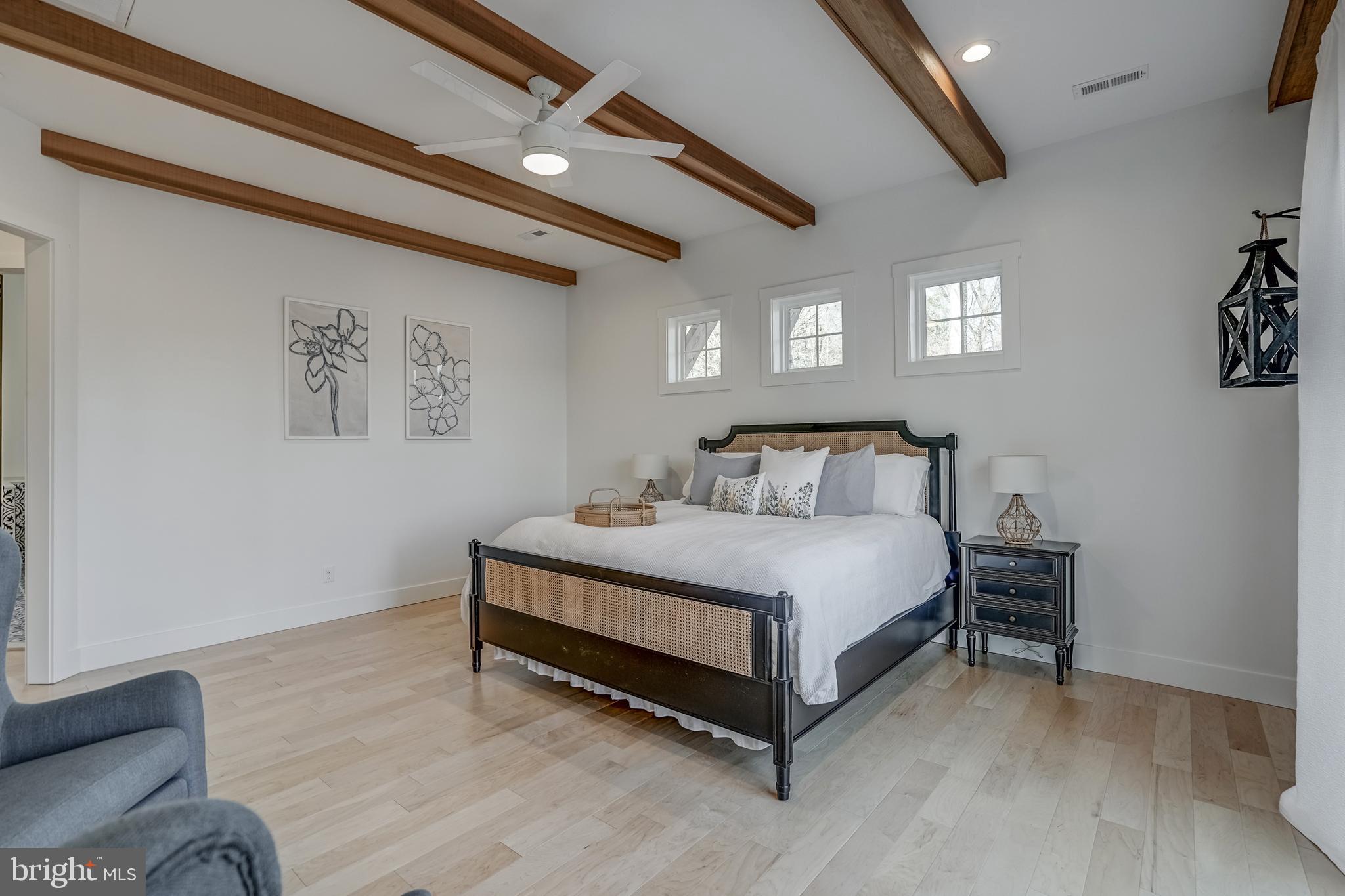 MITCHELL POINT - Residential