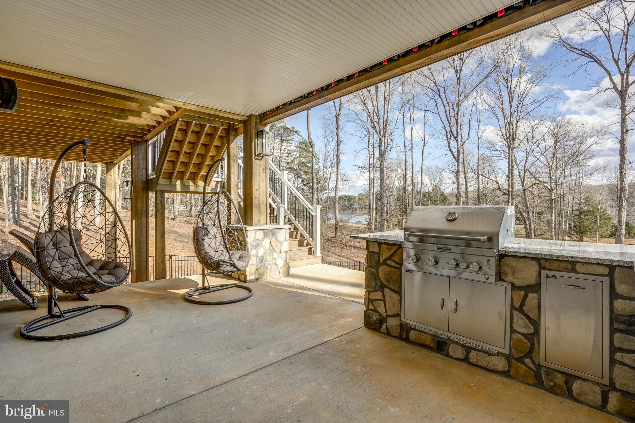 MITCHELL POINT - Residential