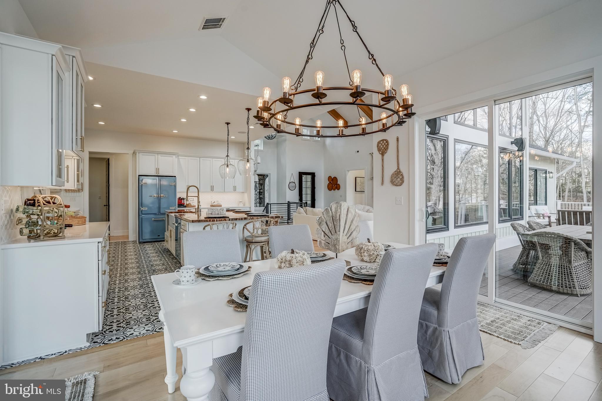 MITCHELL POINT - Residential