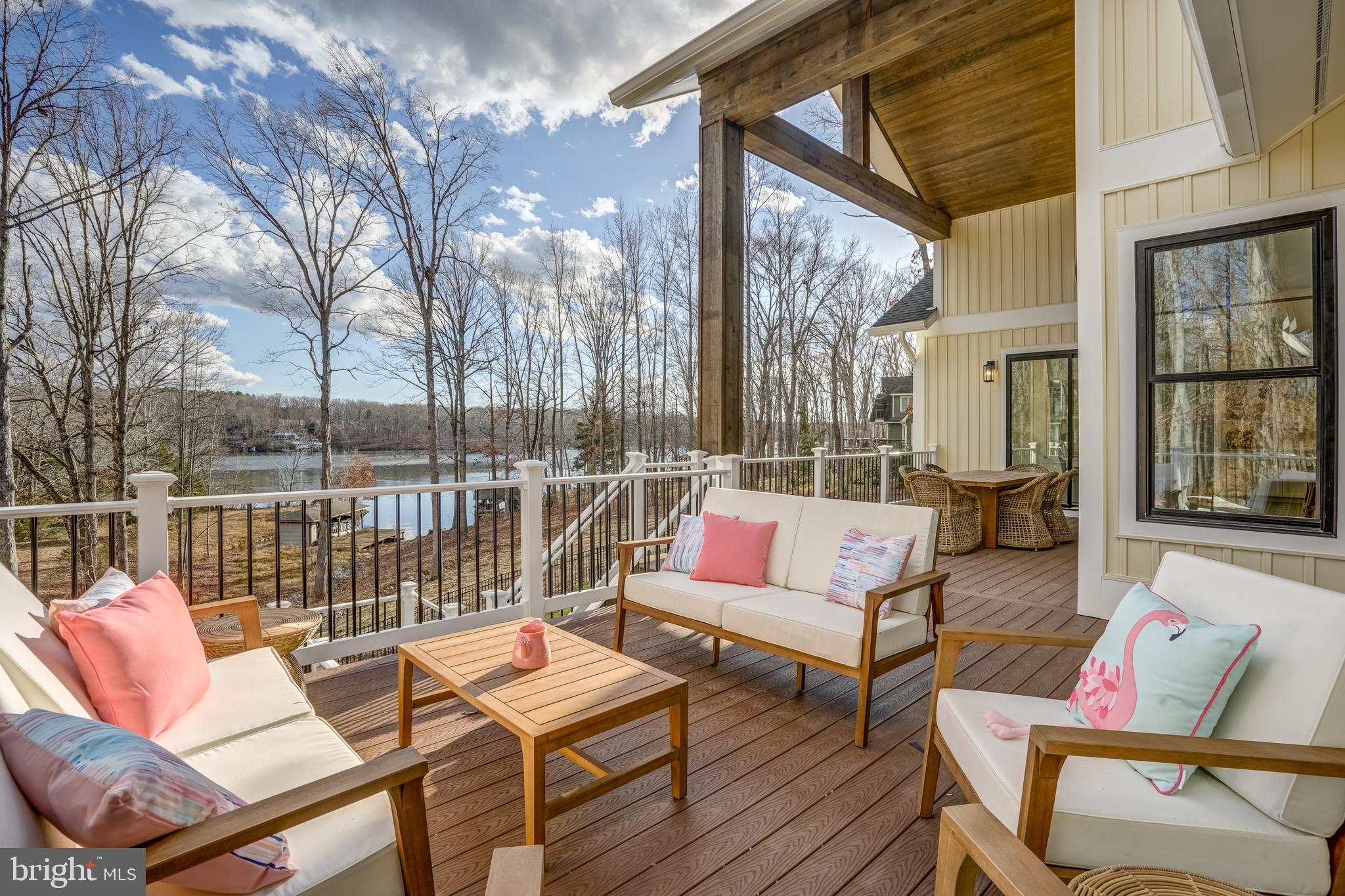 MITCHELL POINT - Residential