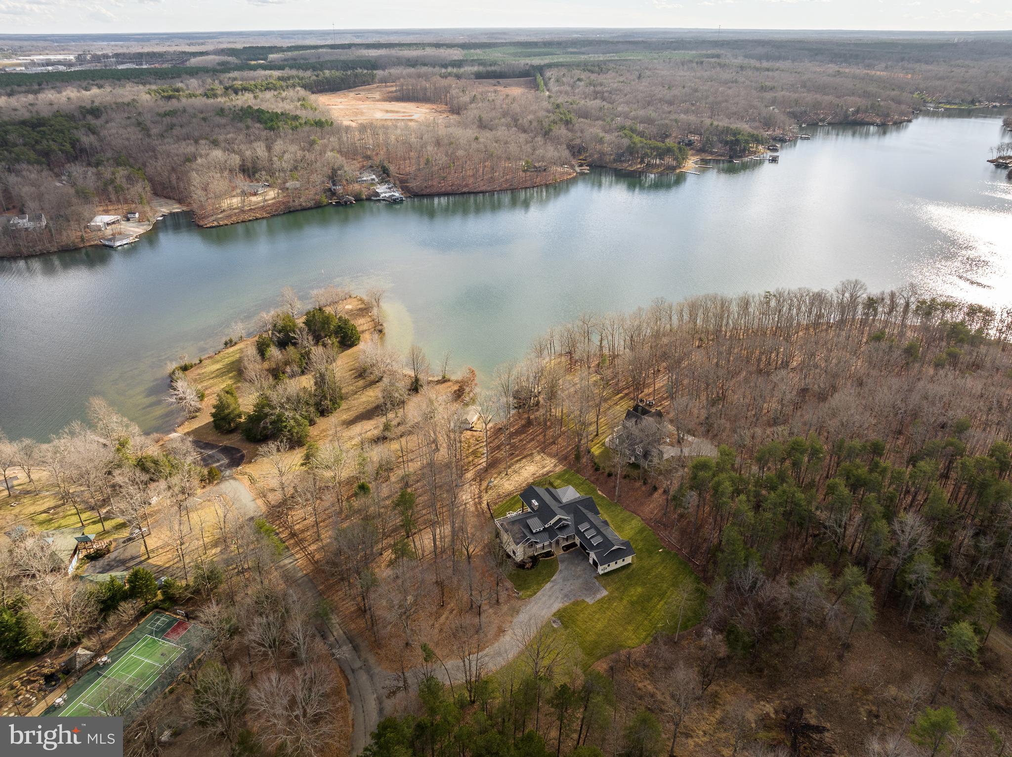 MITCHELL POINT - Residential