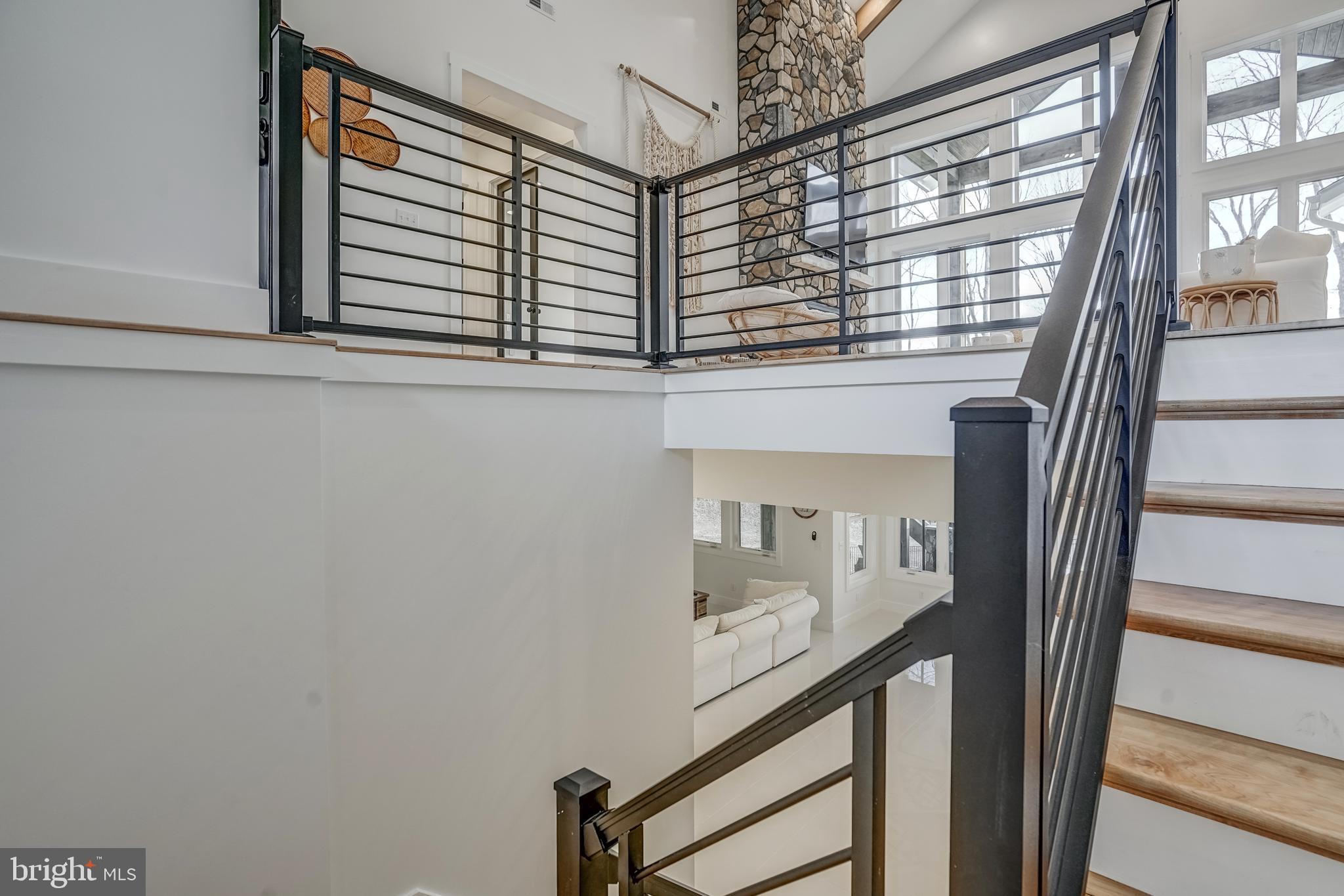 MITCHELL POINT - Residential