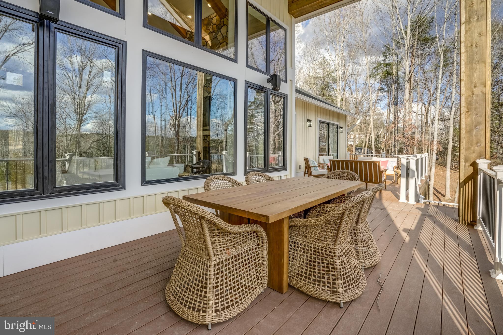 MITCHELL POINT - Residential